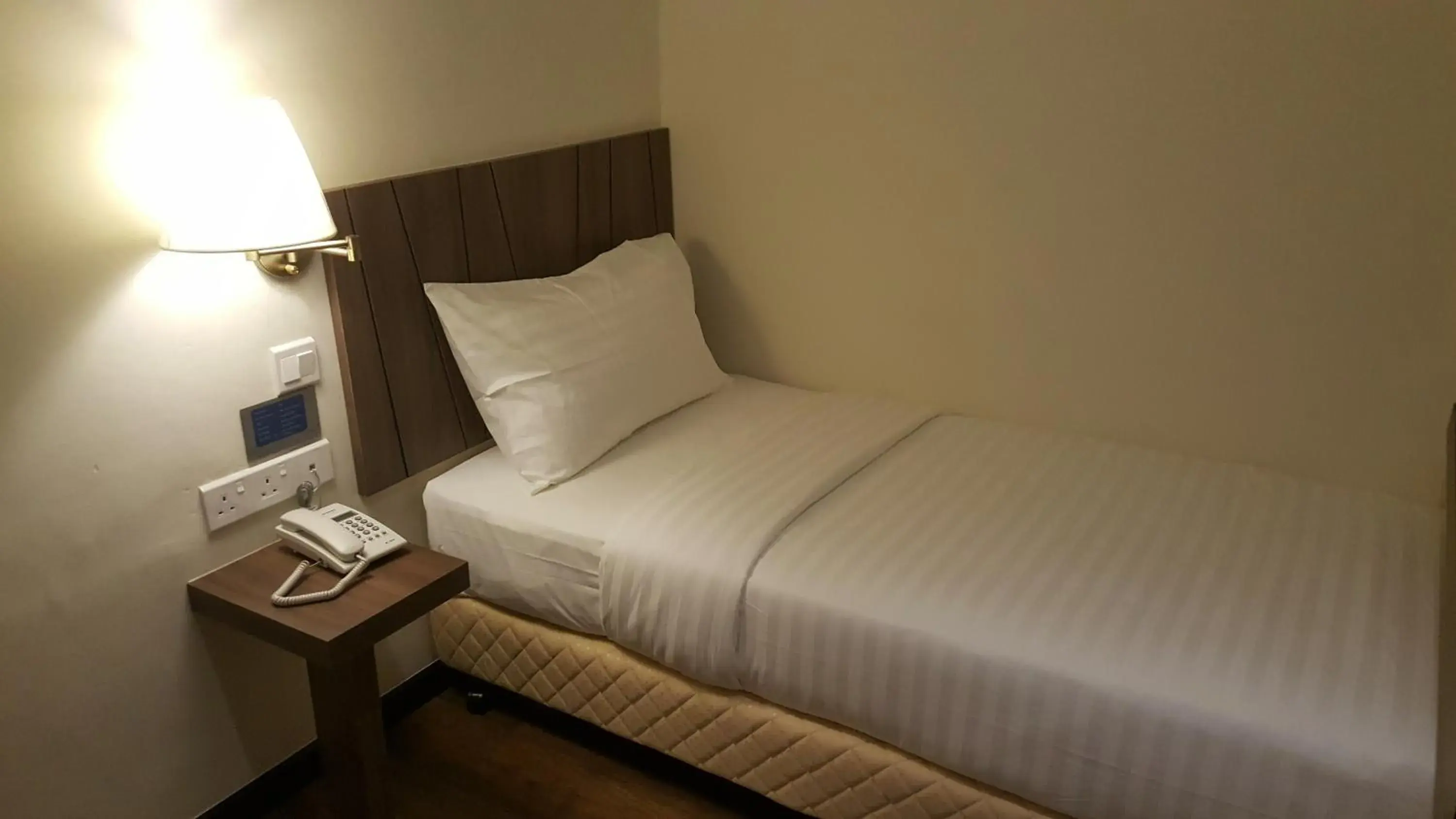 Bed in 9 Square Hotel - Seri Kembangan Bed in 9 Square Hotel - Seri Kembangan