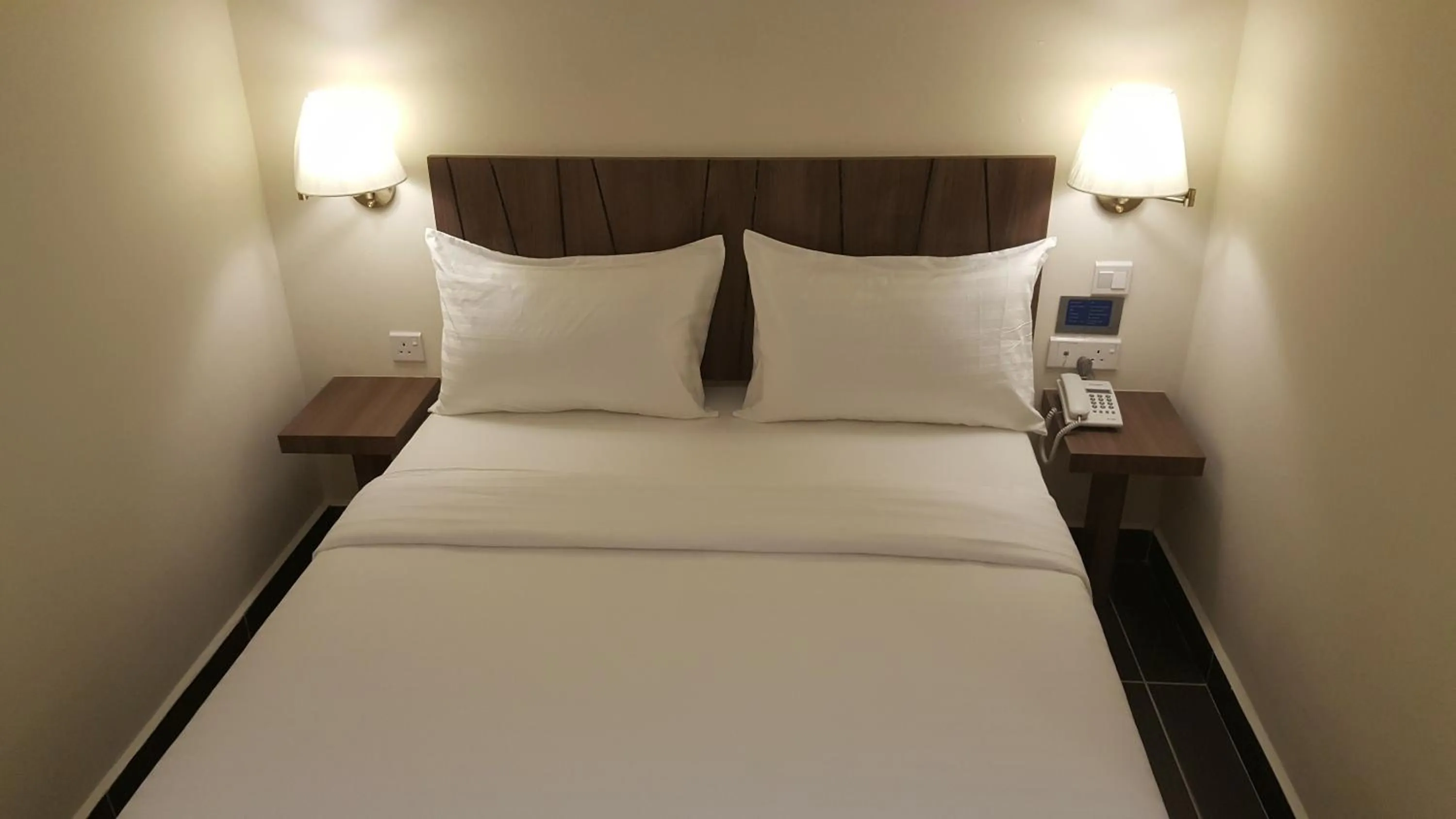 Bedroom, Bed in 9 Square Hotel - Seri Kembangan