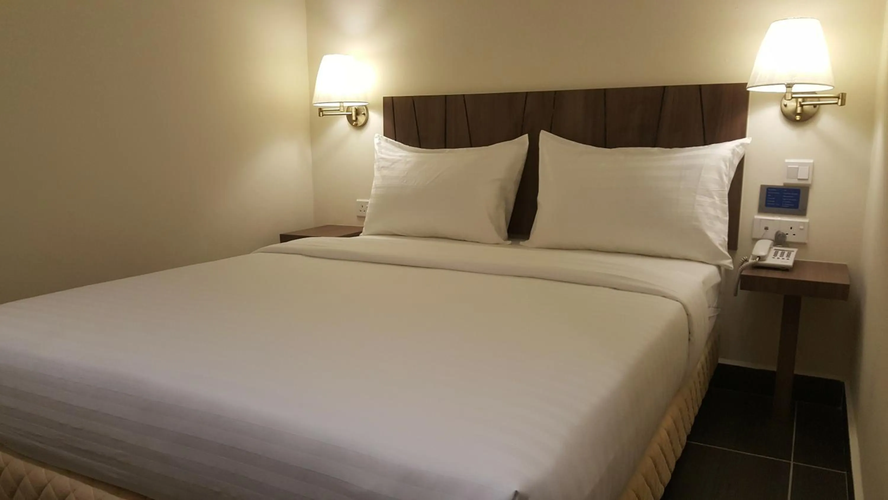 Bedroom, Bed in 9 Square Hotel - Seri Kembangan