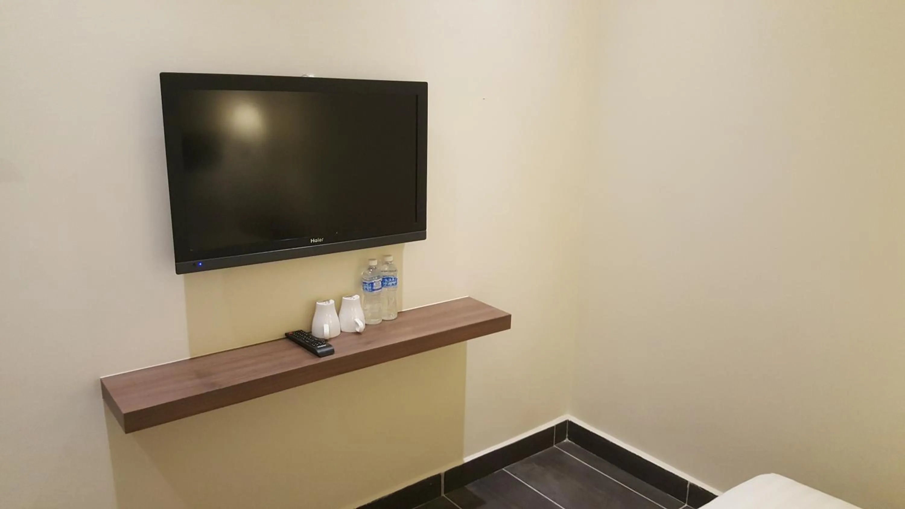 TV and multimedia in 9 Square Hotel - Seri Kembangan