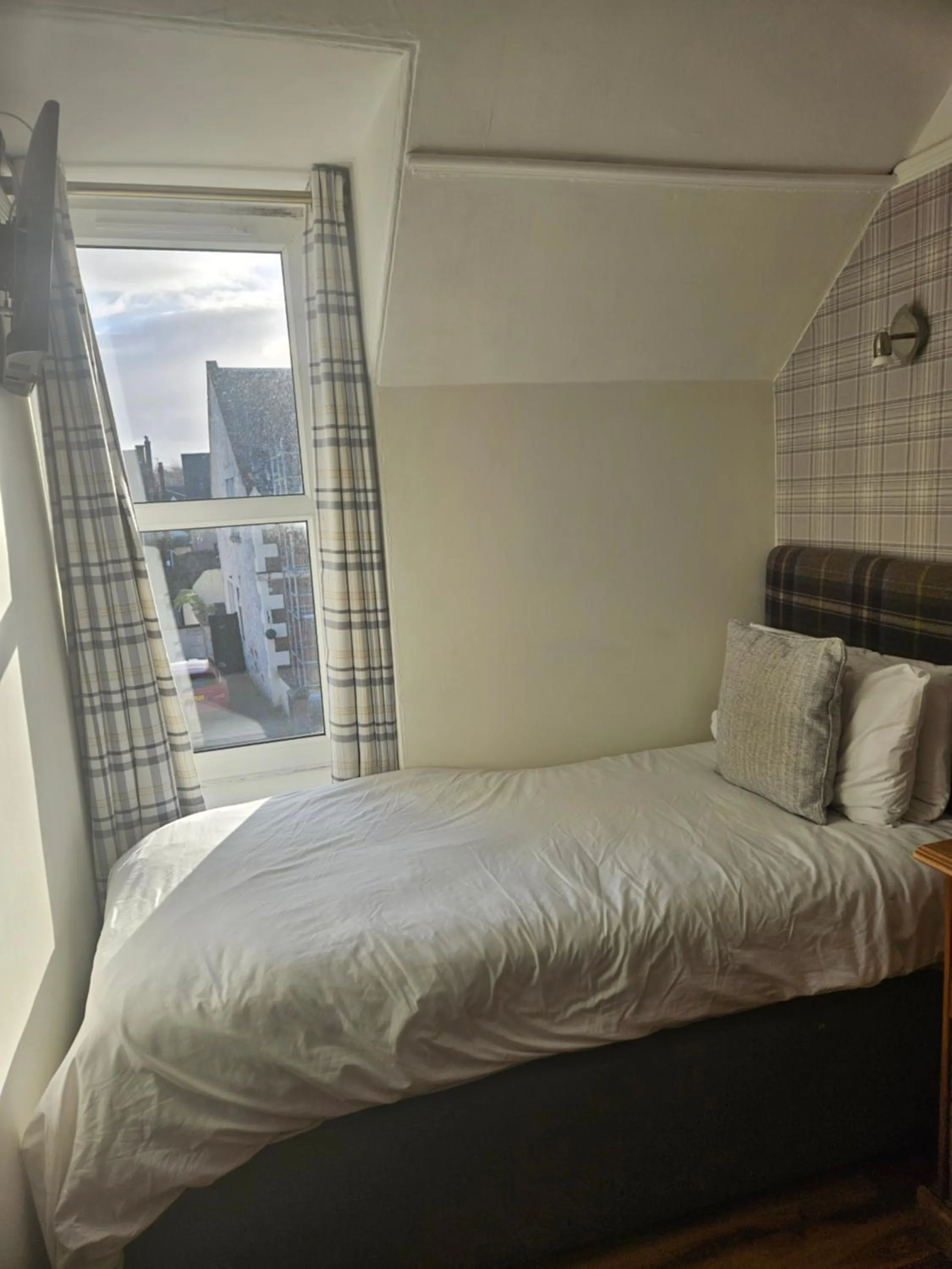 Bedroom, Bed in Dunskaith Villa