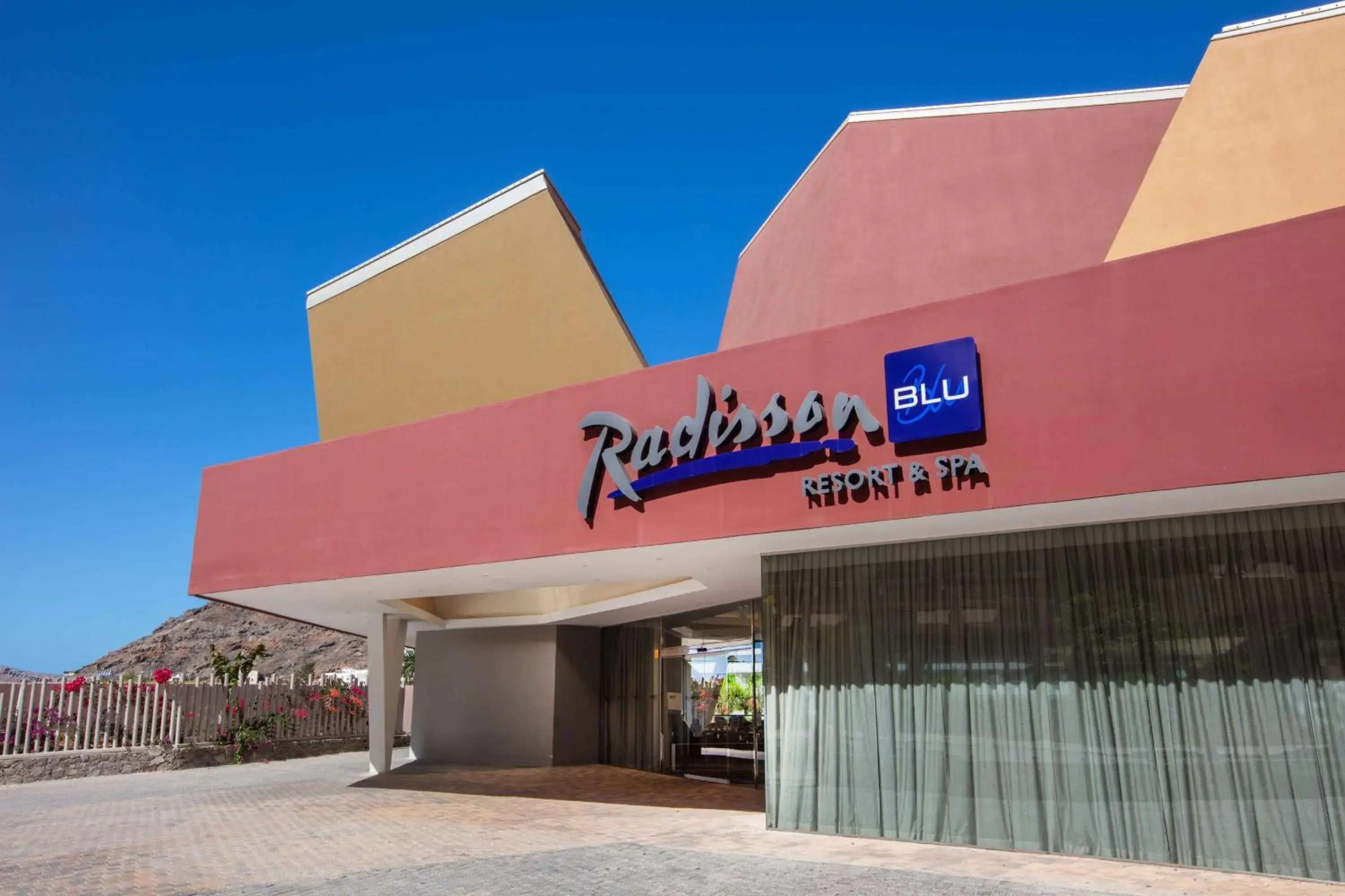 Facade/entrance in Radisson Blu Resort & Spa, Gran Canaria Mogan Facade/entrance in Radisson Blu Resort & Spa, Gran Canaria Mogan
