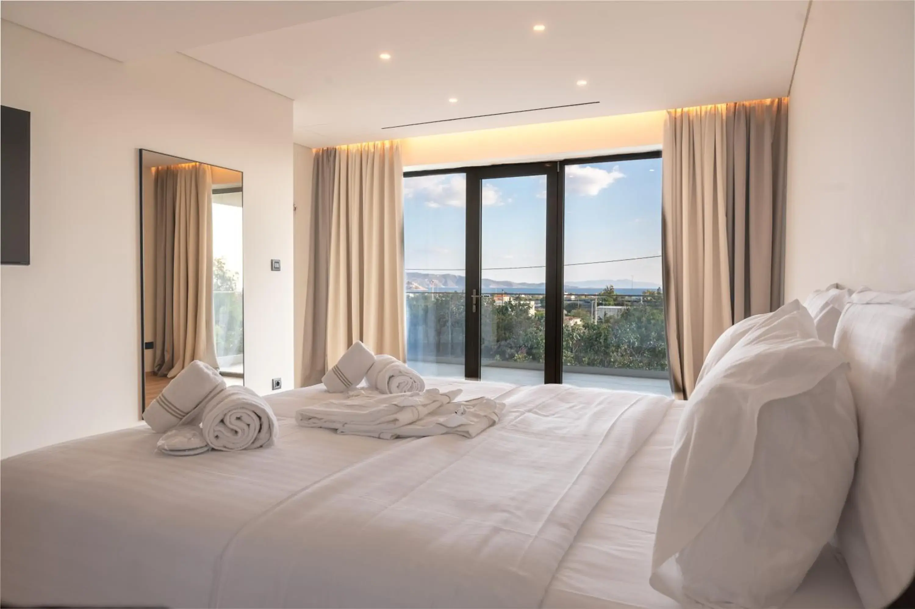 Executive Suite in Megara Hotel Executive Suite in Megara Hotel