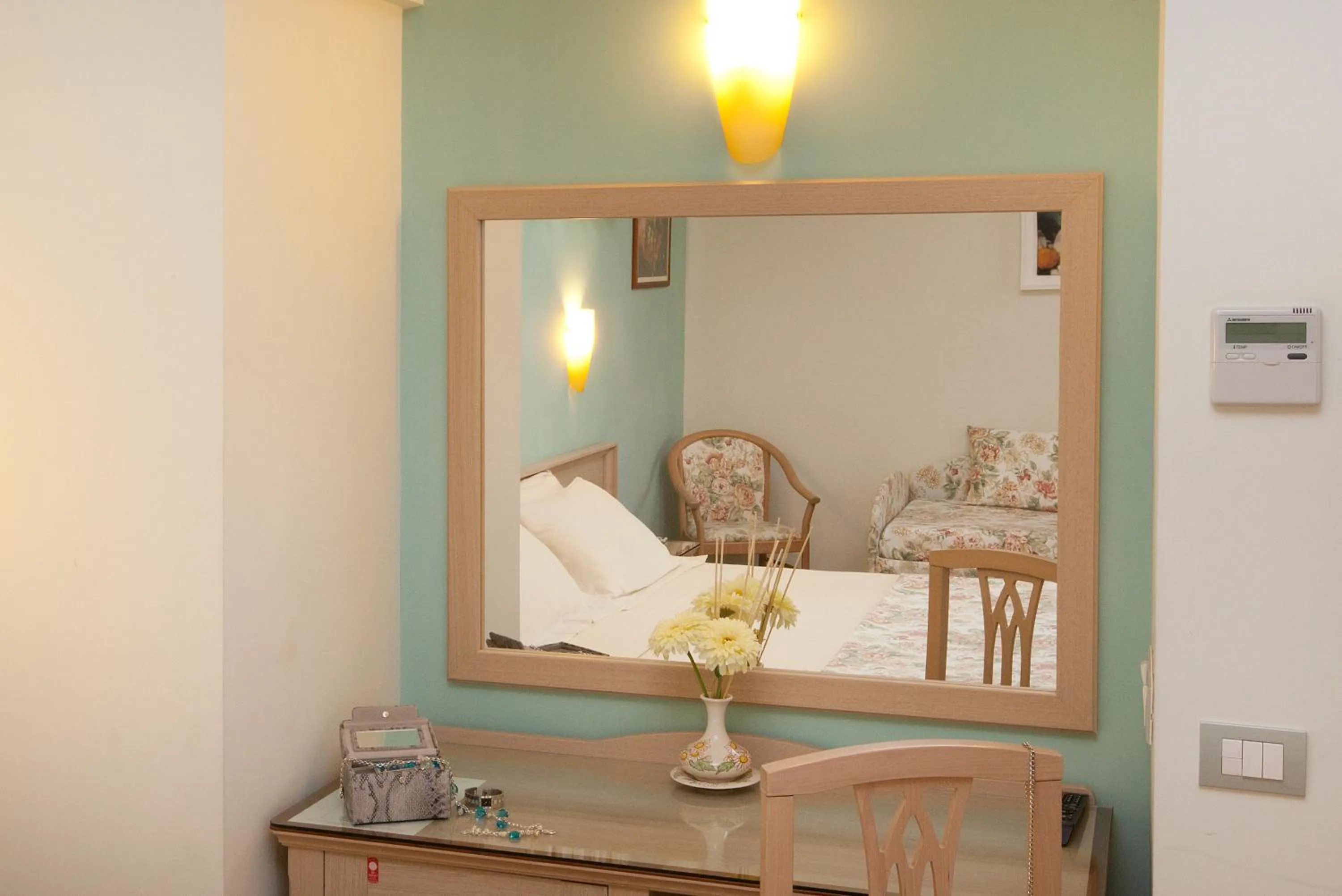 Decorative detail in Angiolina Relais