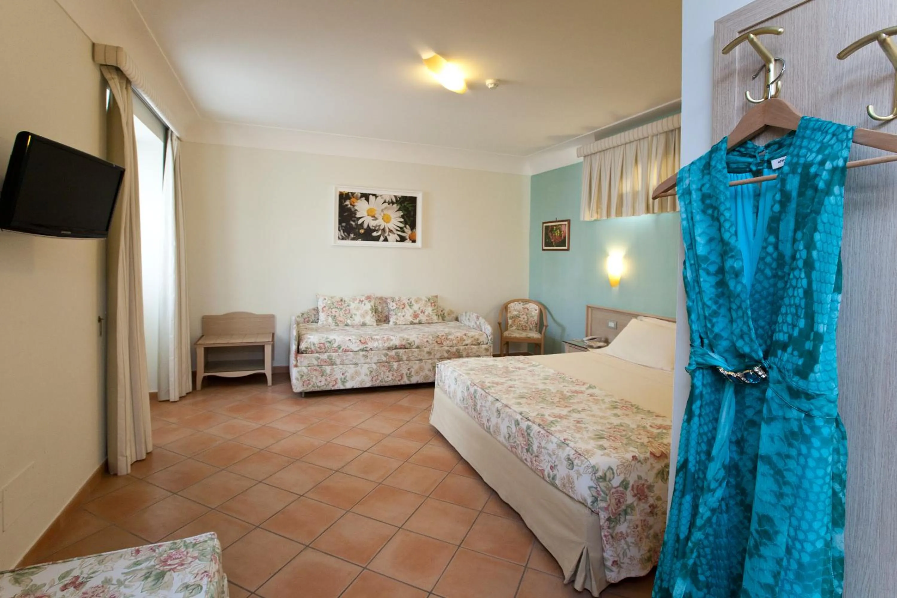 Photo of the whole room, Bed in Angiolina Relais