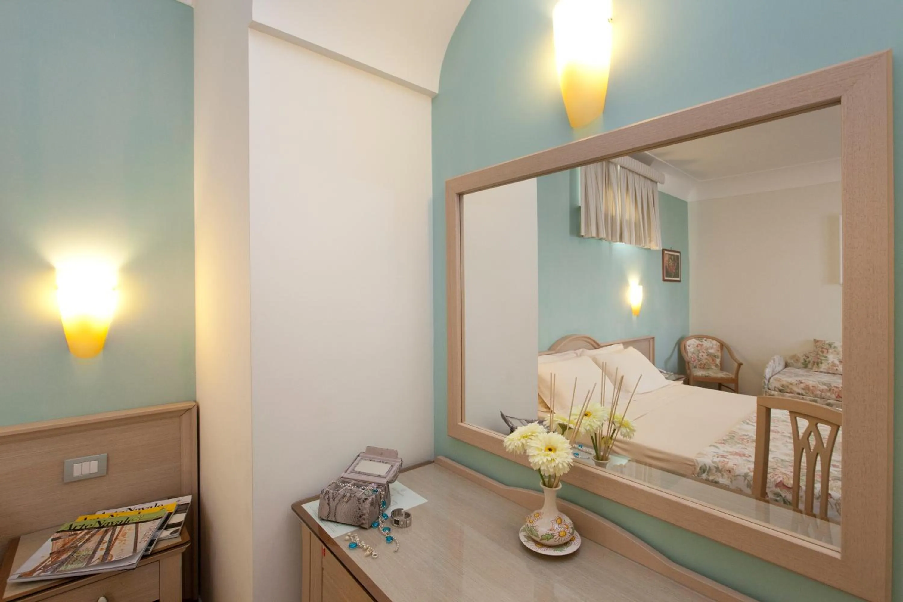 Photo of the whole room, Bed in Angiolina Relais