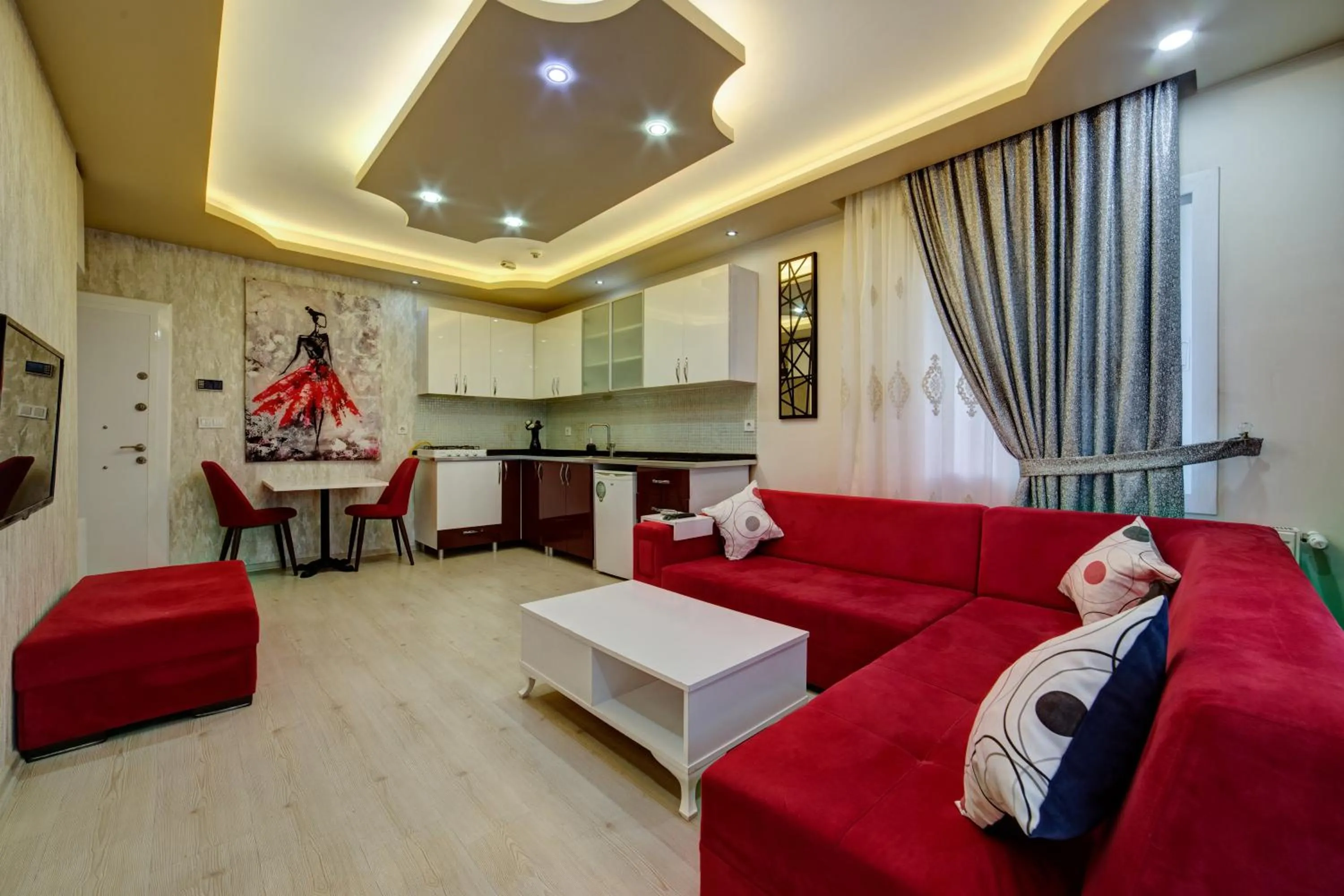 Kitchen or kitchenette in Mersin Vip House Hotel