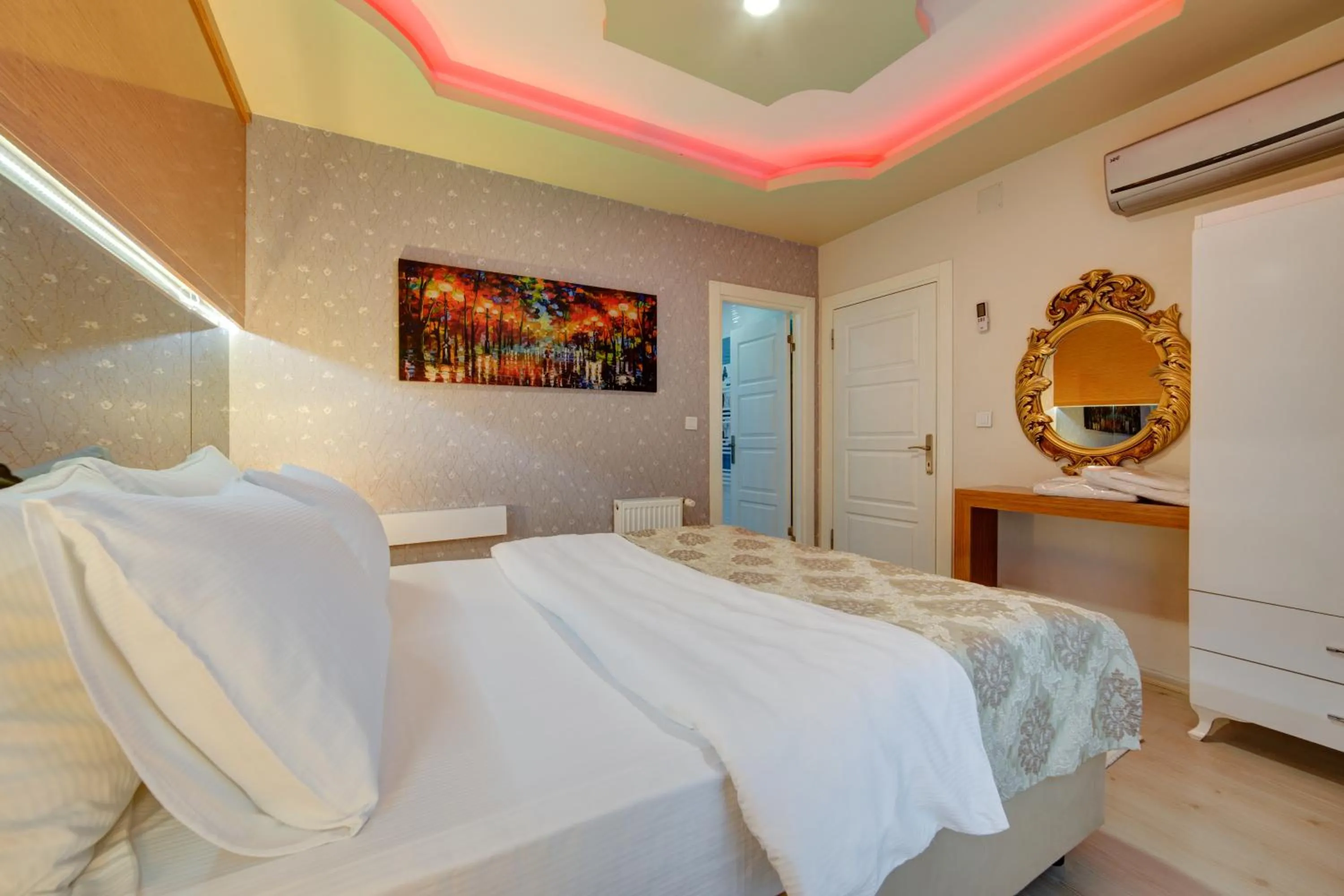 Bed in Mersin Vip House Hotel