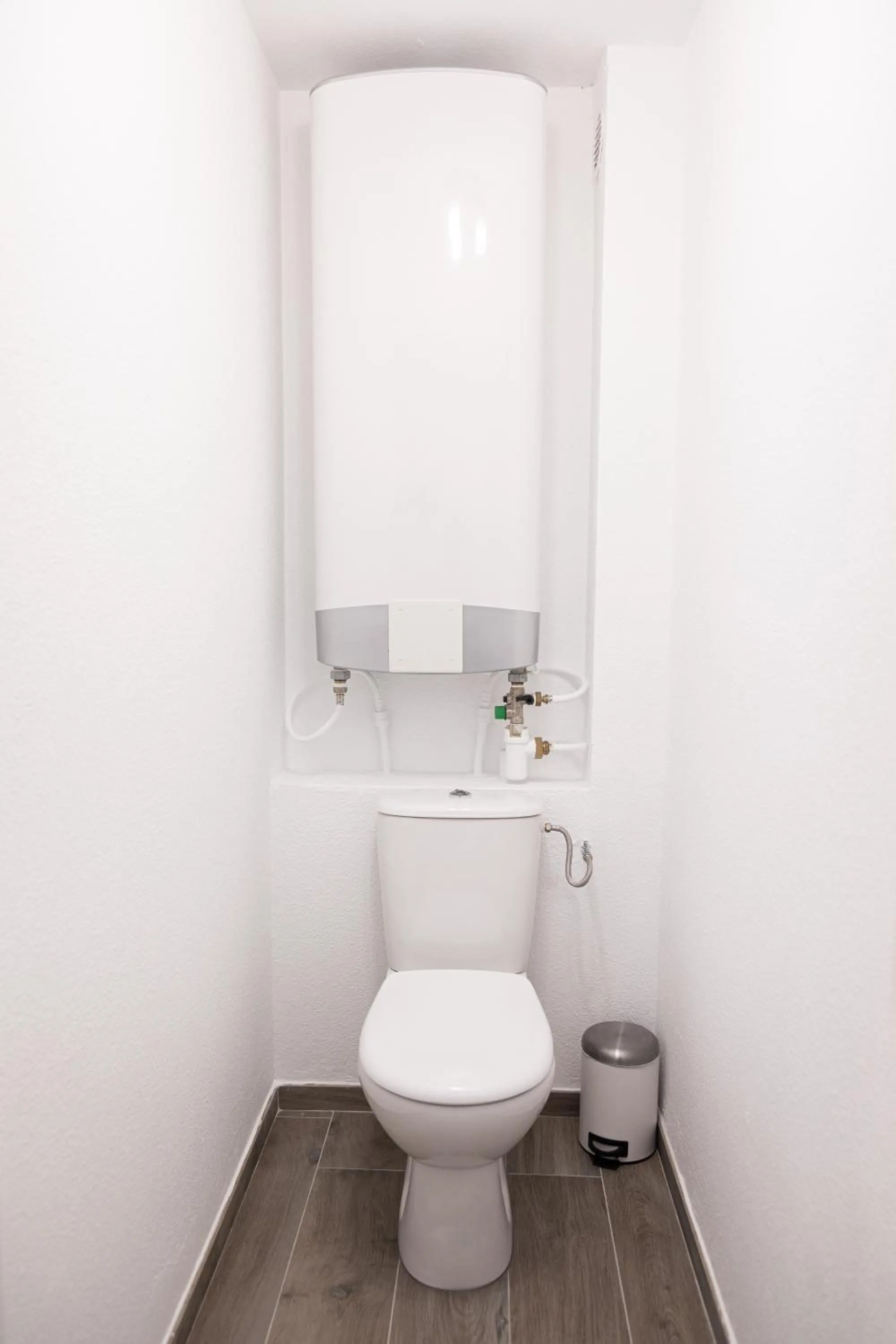 Toilet in Cosy apartment Promenade des Anglais