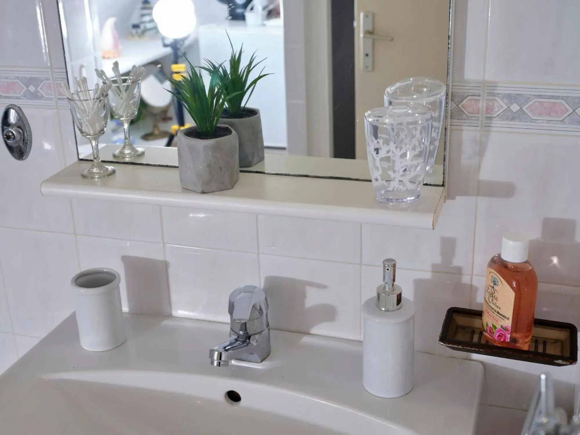 Double Room with Garden View in Les Roses Double Room with Garden View in Les Roses