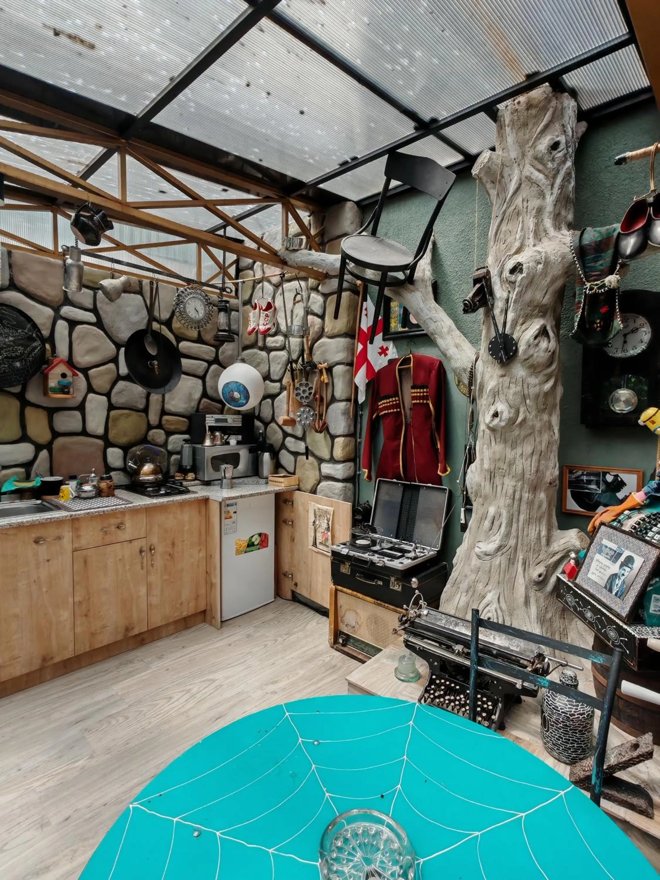 Kitchen or kitchenette in Qilimcha's Guesthouse-Art Museum