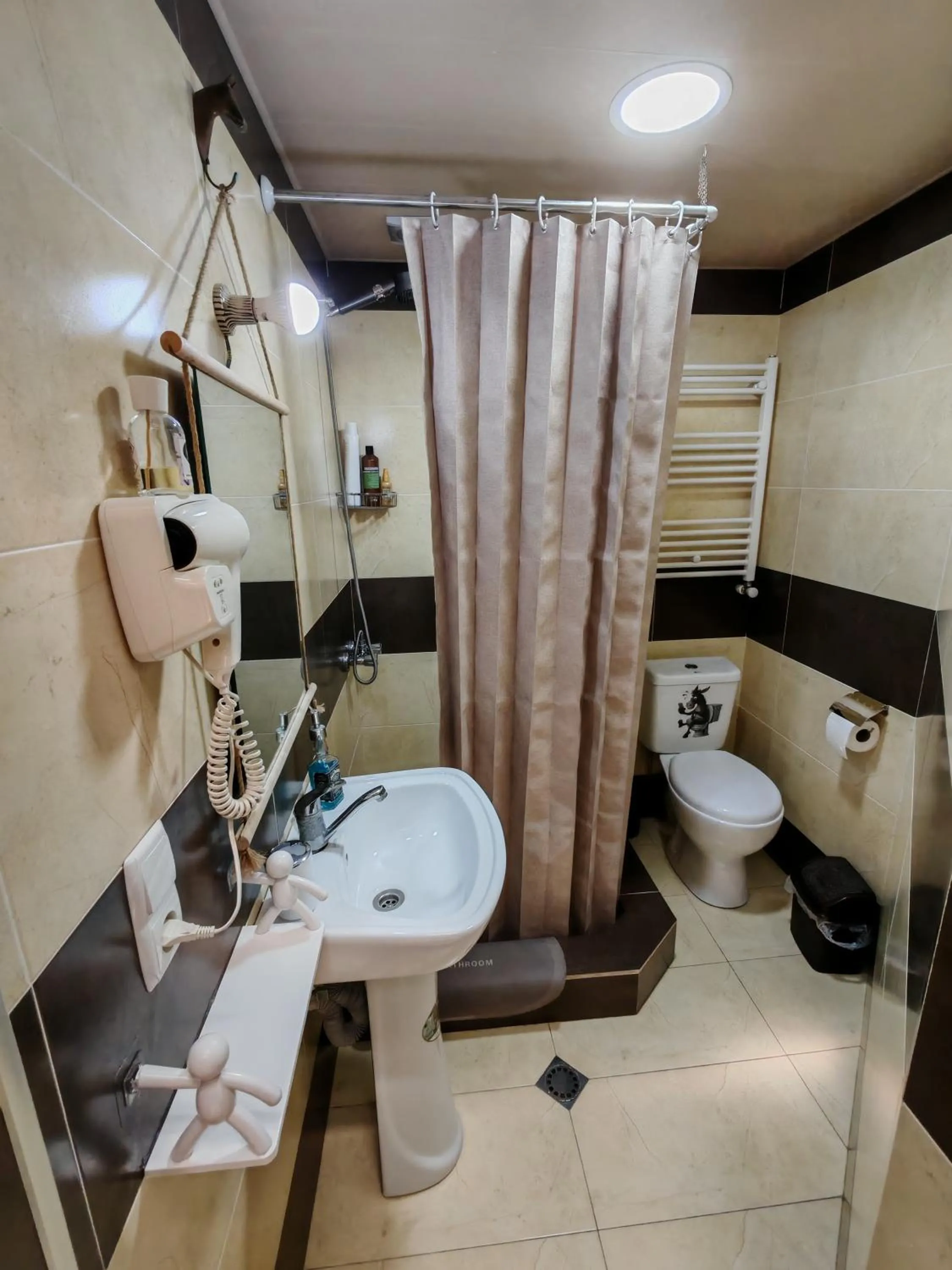 Shower in Qilimcha's Guesthouse-Art Museum