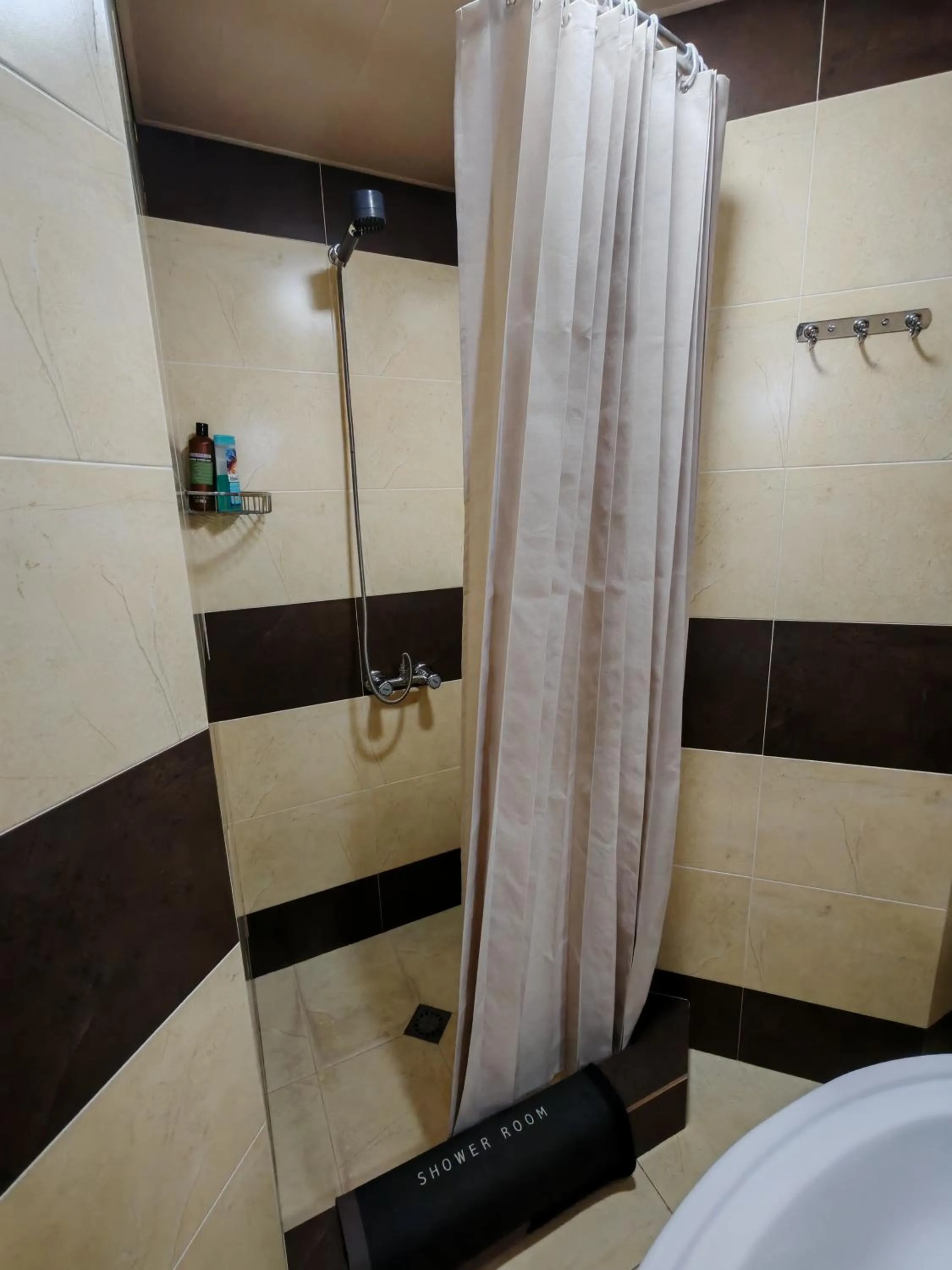 Shower in Qilimcha's Guesthouse-Art Museum