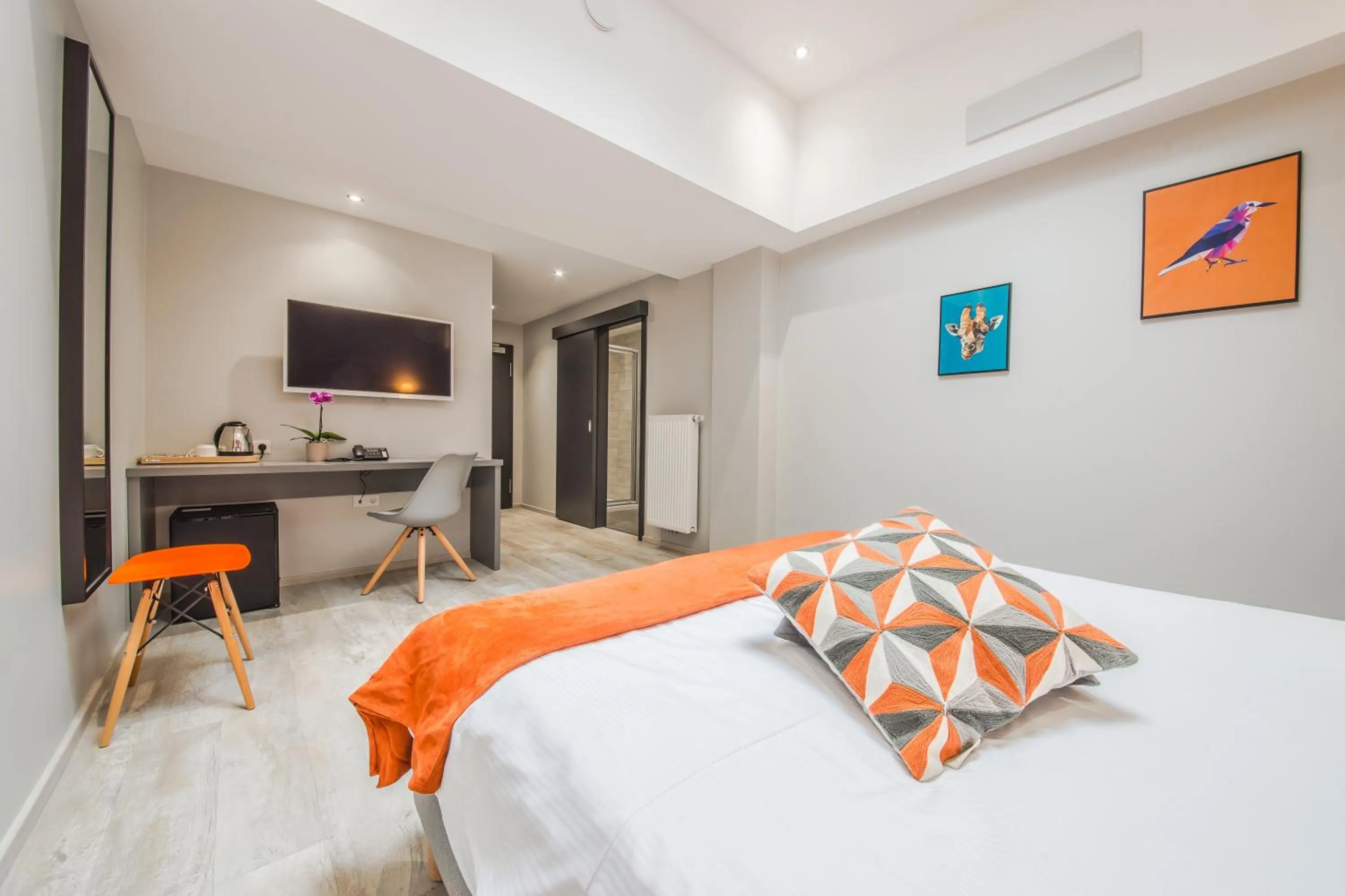 Photo of the whole room, Bed in Mandarina Hotel Luxembourg Strassen