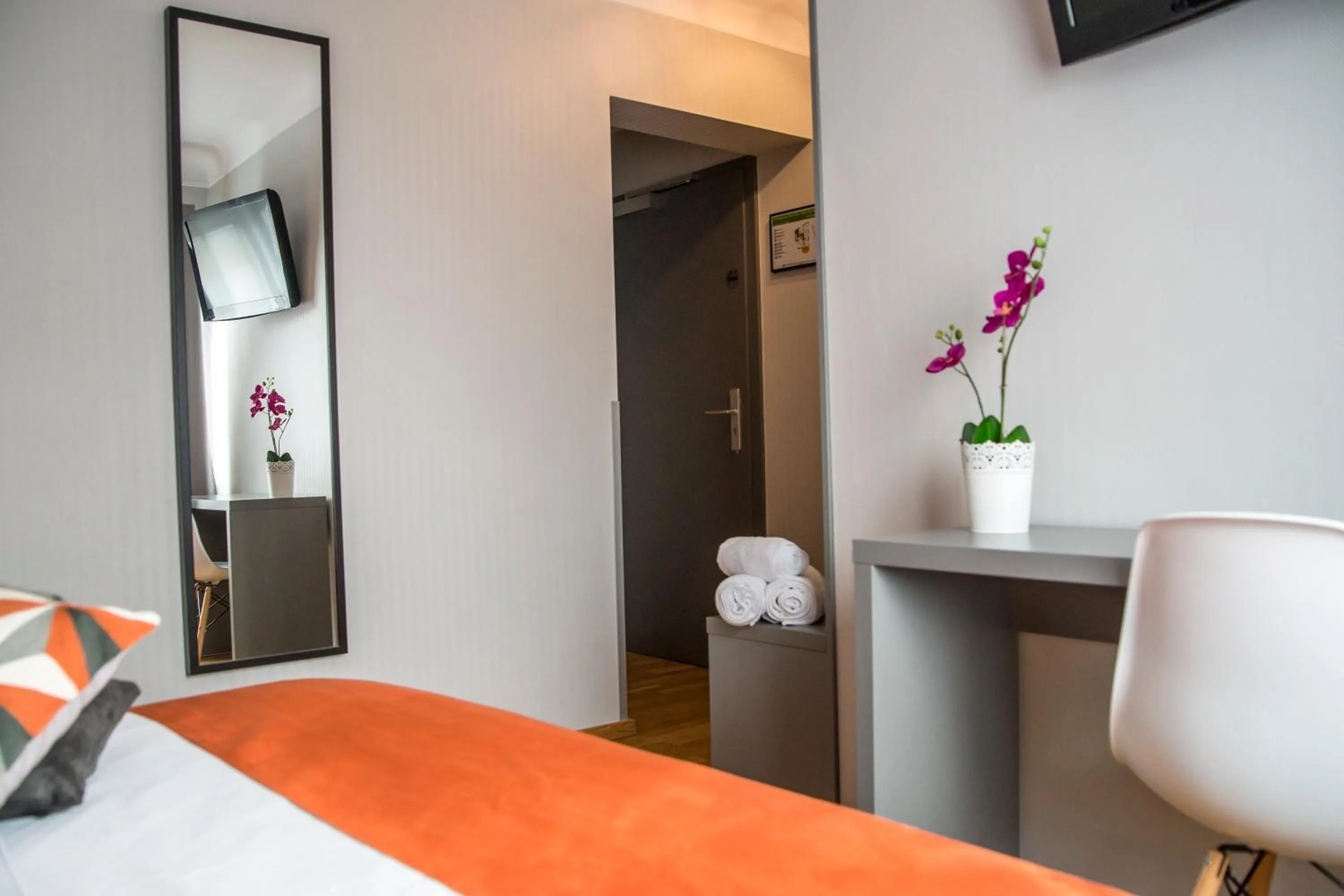 Decorative detail, Bed in Mandarina Hotel Luxembourg Strassen