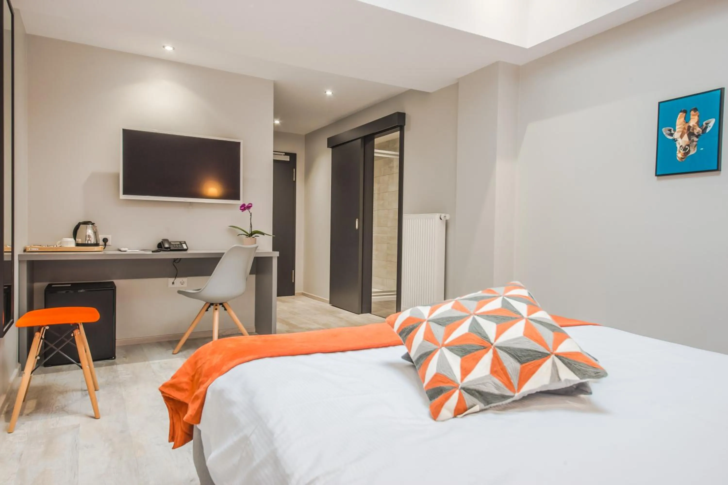 Photo of the whole room, Bed in Mandarina Hotel Luxembourg Strassen