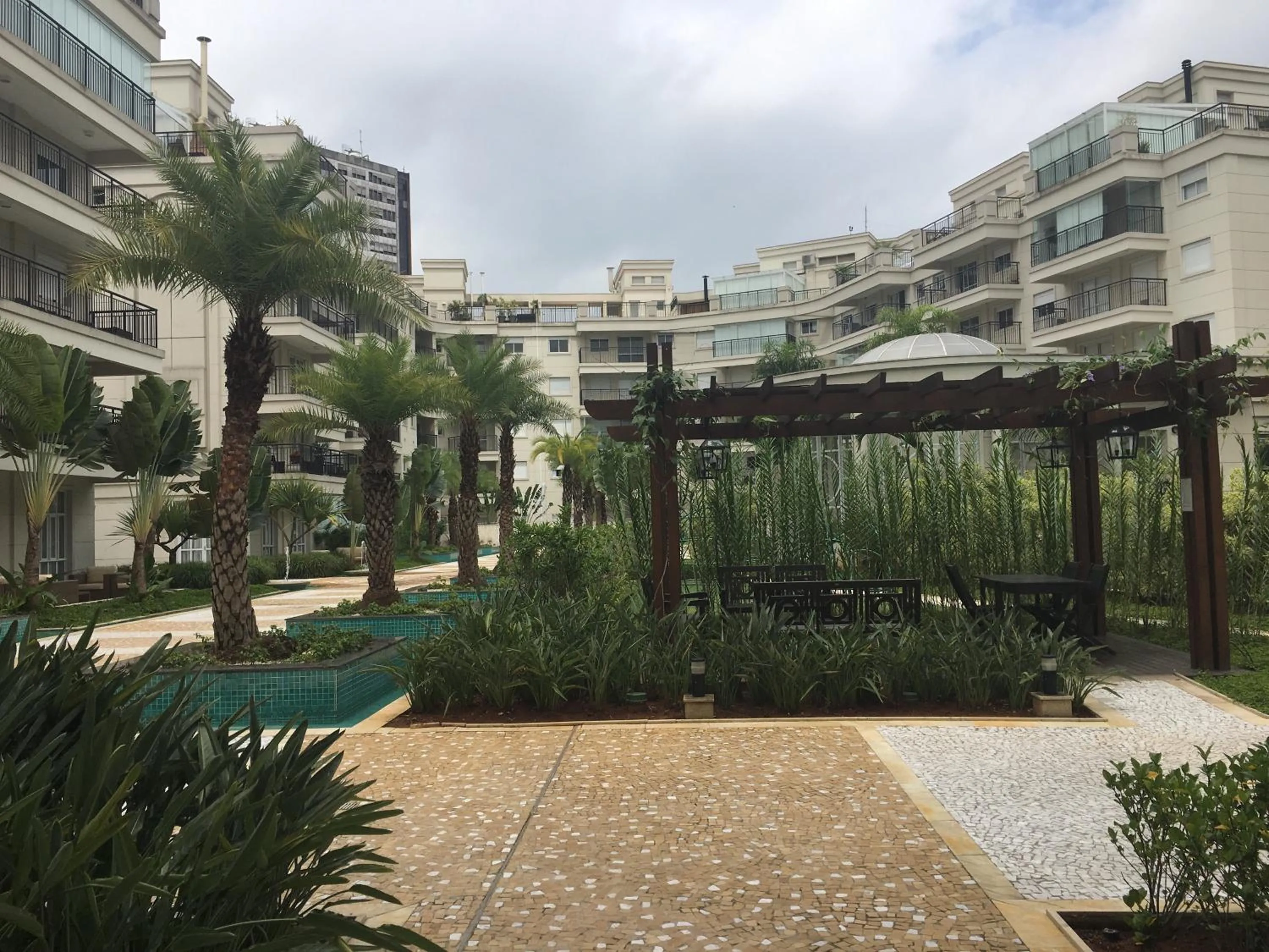 Property building in Menara - Perto do Hospital Albert Einstein e MorumBIS