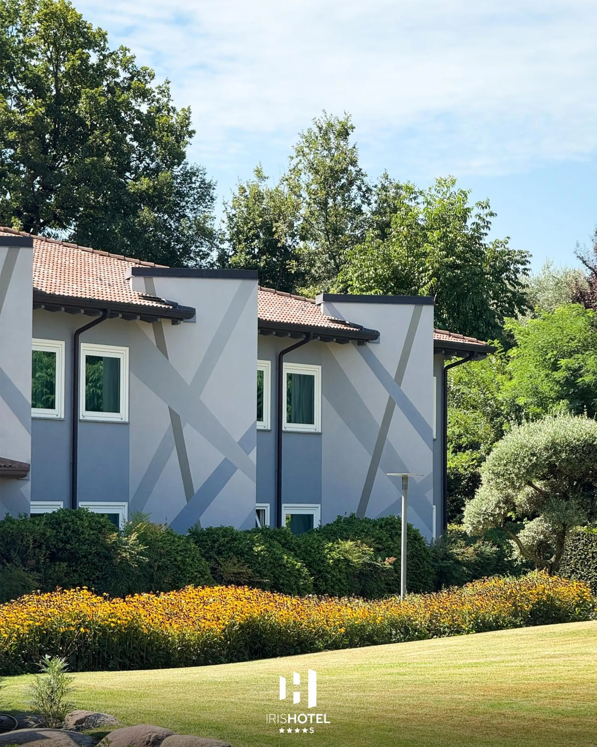 Iris Hotel