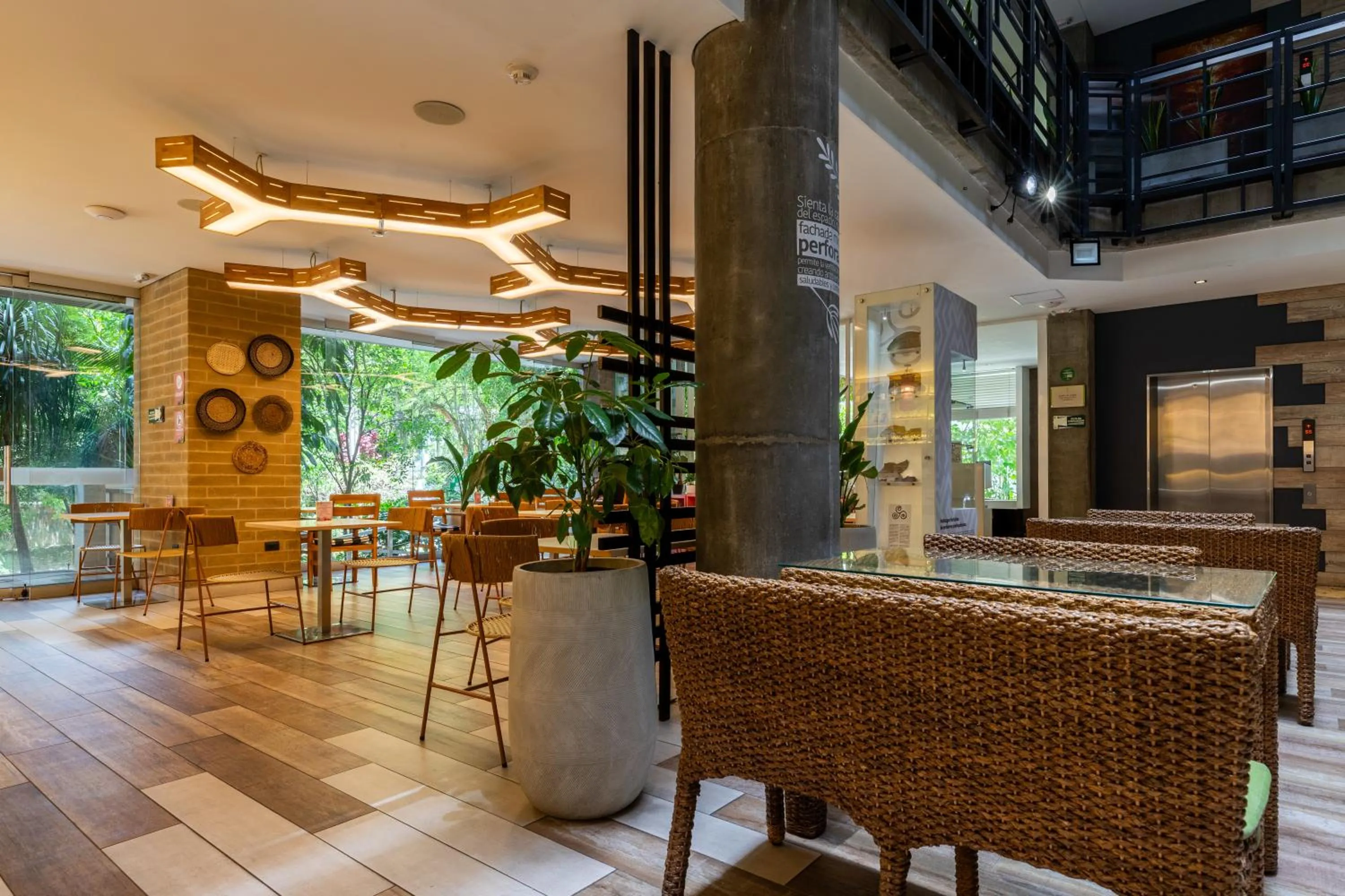 Lounge or bar in Terra Biohotel