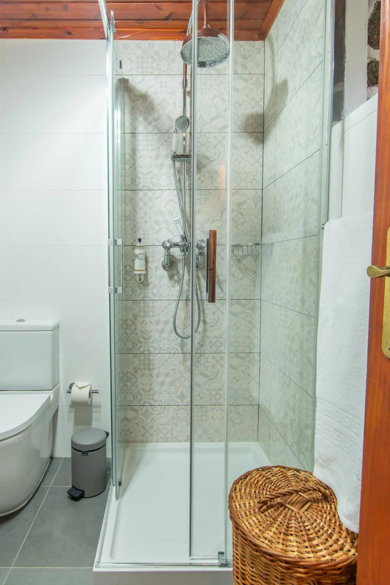 Shower in Aldeia da Cuada