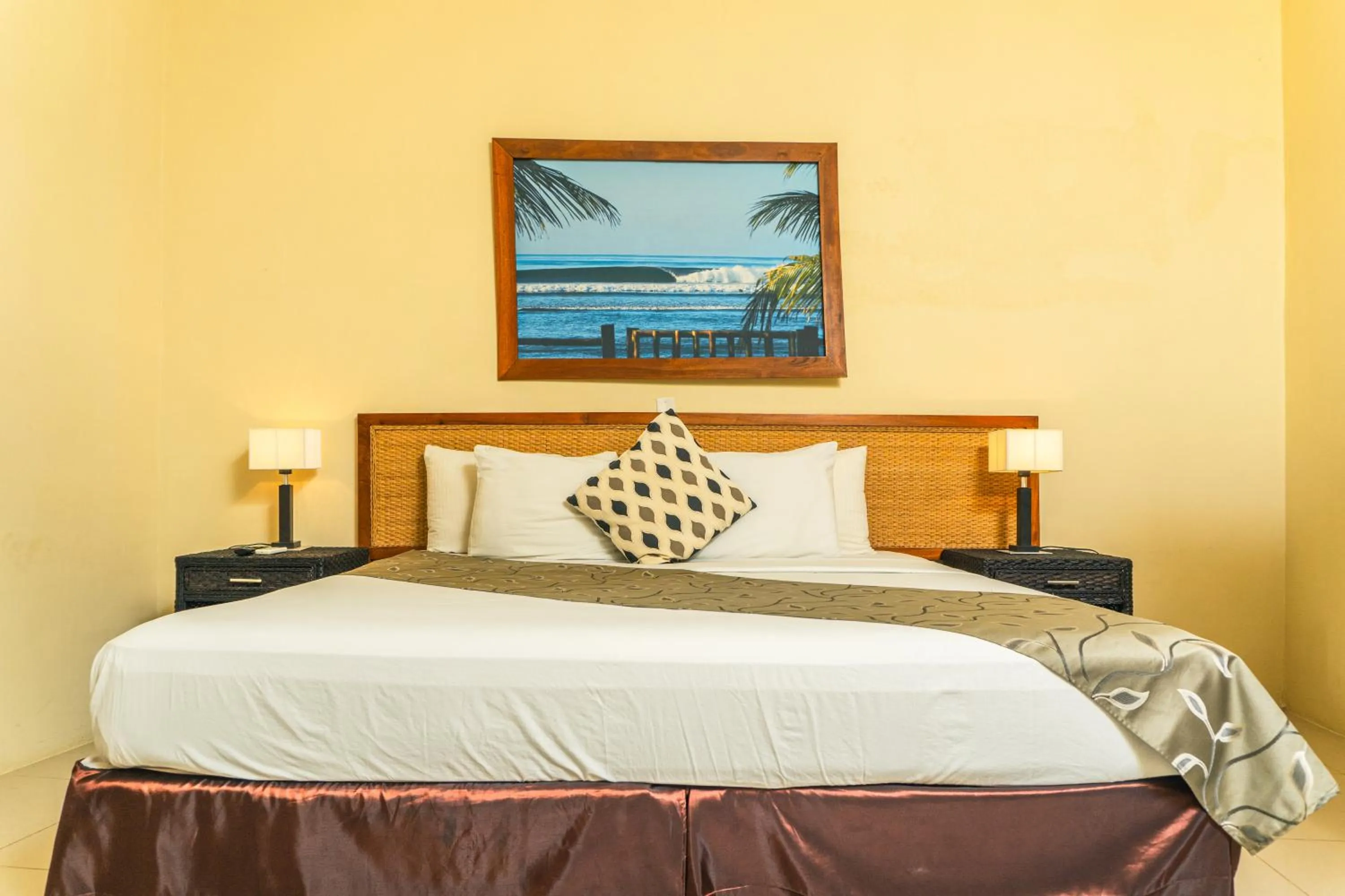 Bathroom, Bed in Hotel Plaza Marbella Granada