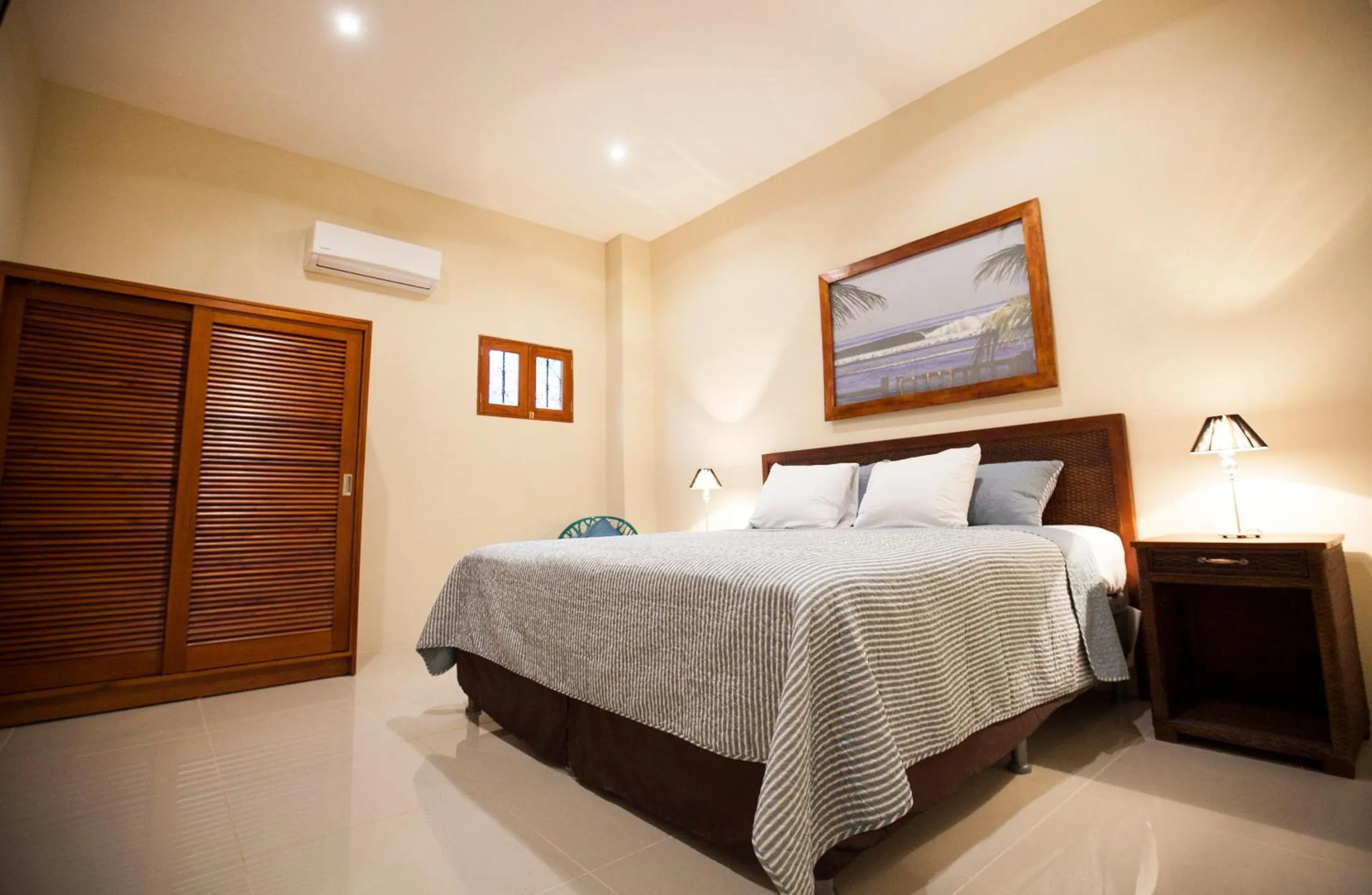 Bed in Hotel Plaza Marbella Granada