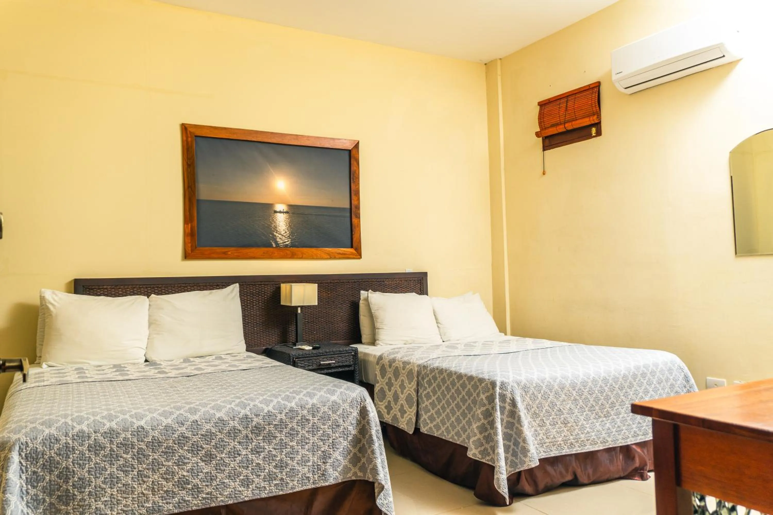 Bathroom, Bed in Hotel Plaza Marbella Granada