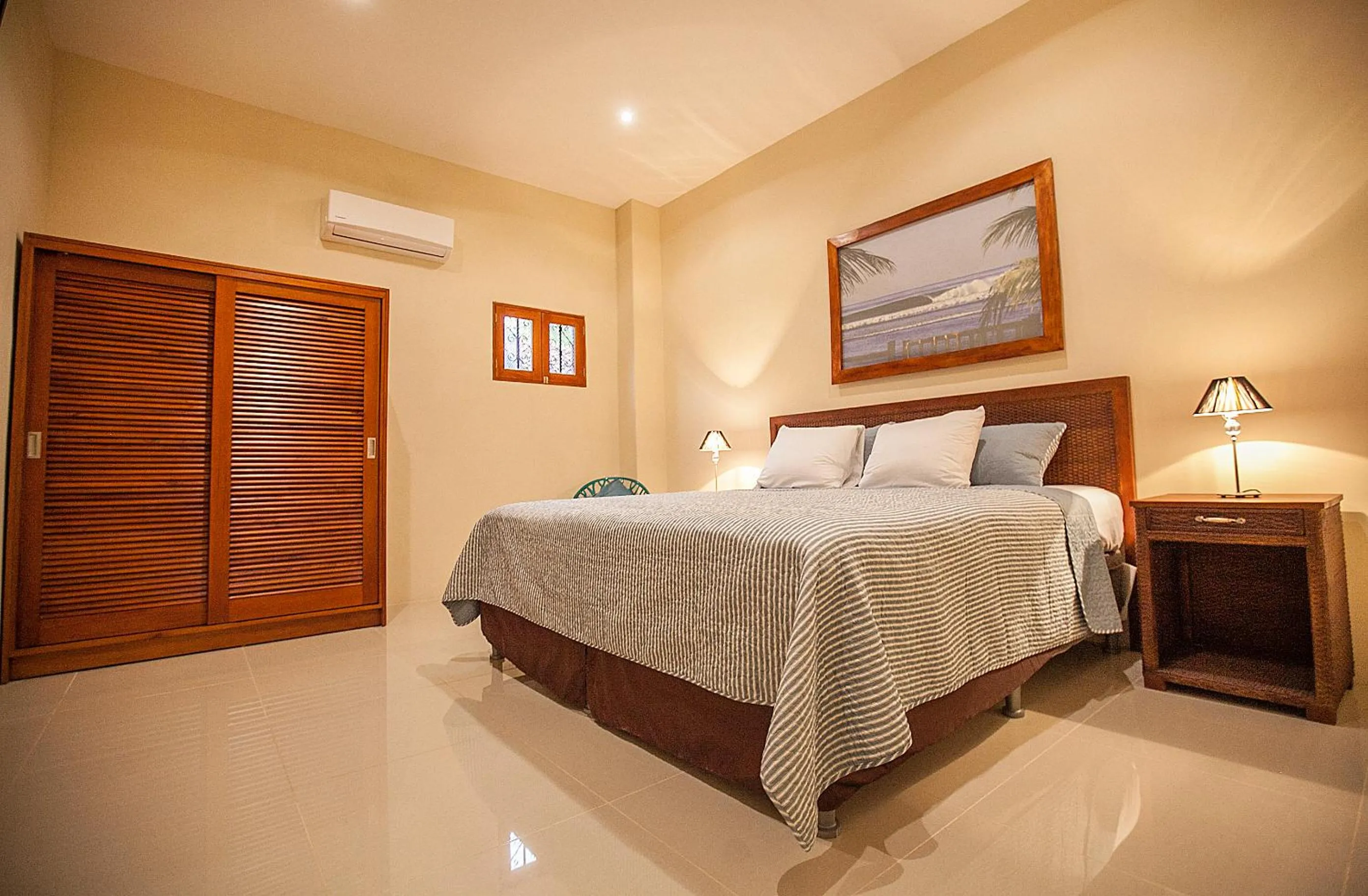 Bed in Hotel Plaza Marbella Granada