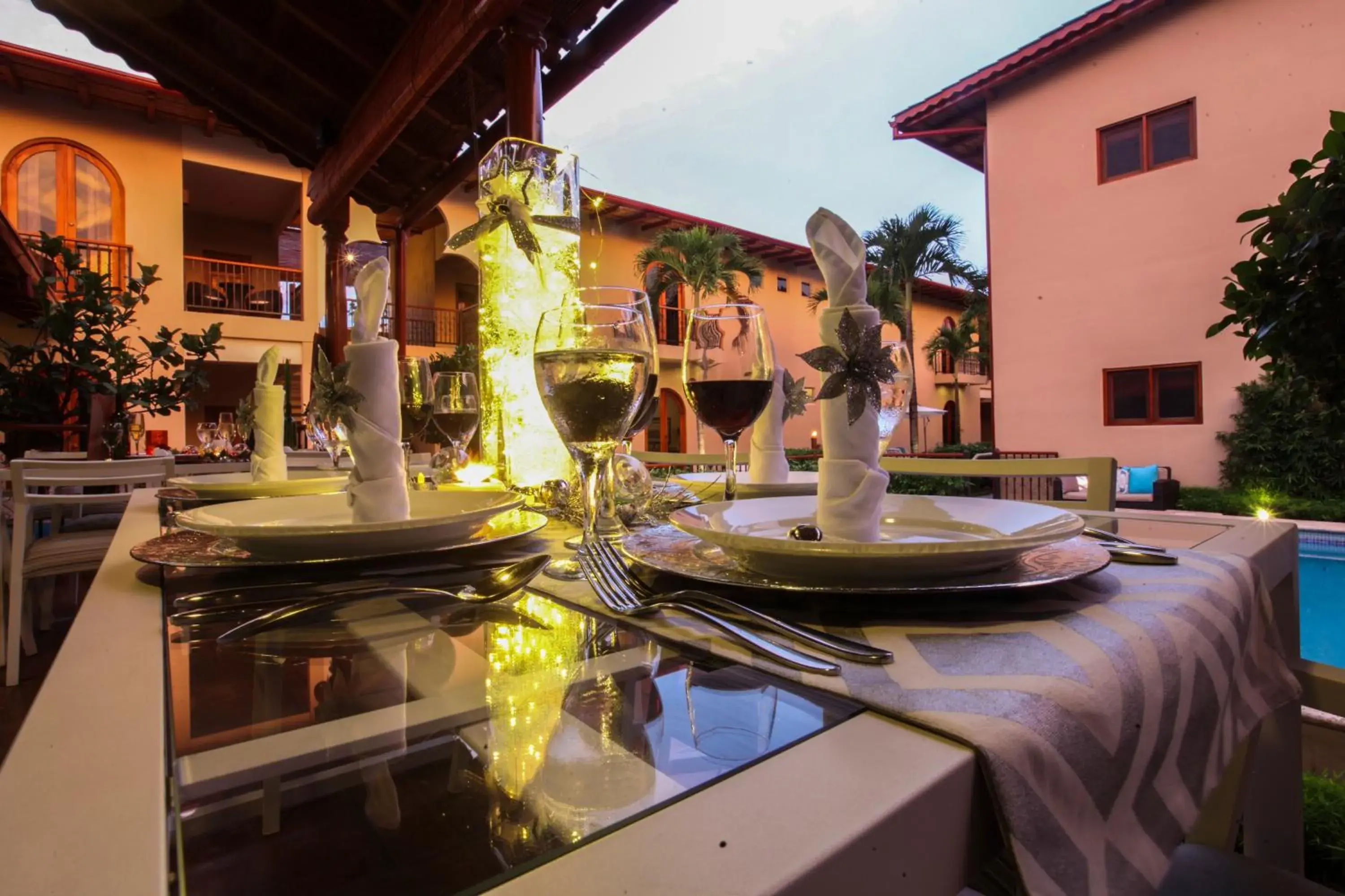 Restaurant/places to eat in Hotel Plaza Marbella Granada Restaurant/places to eat in Hotel Plaza Marbella Granada