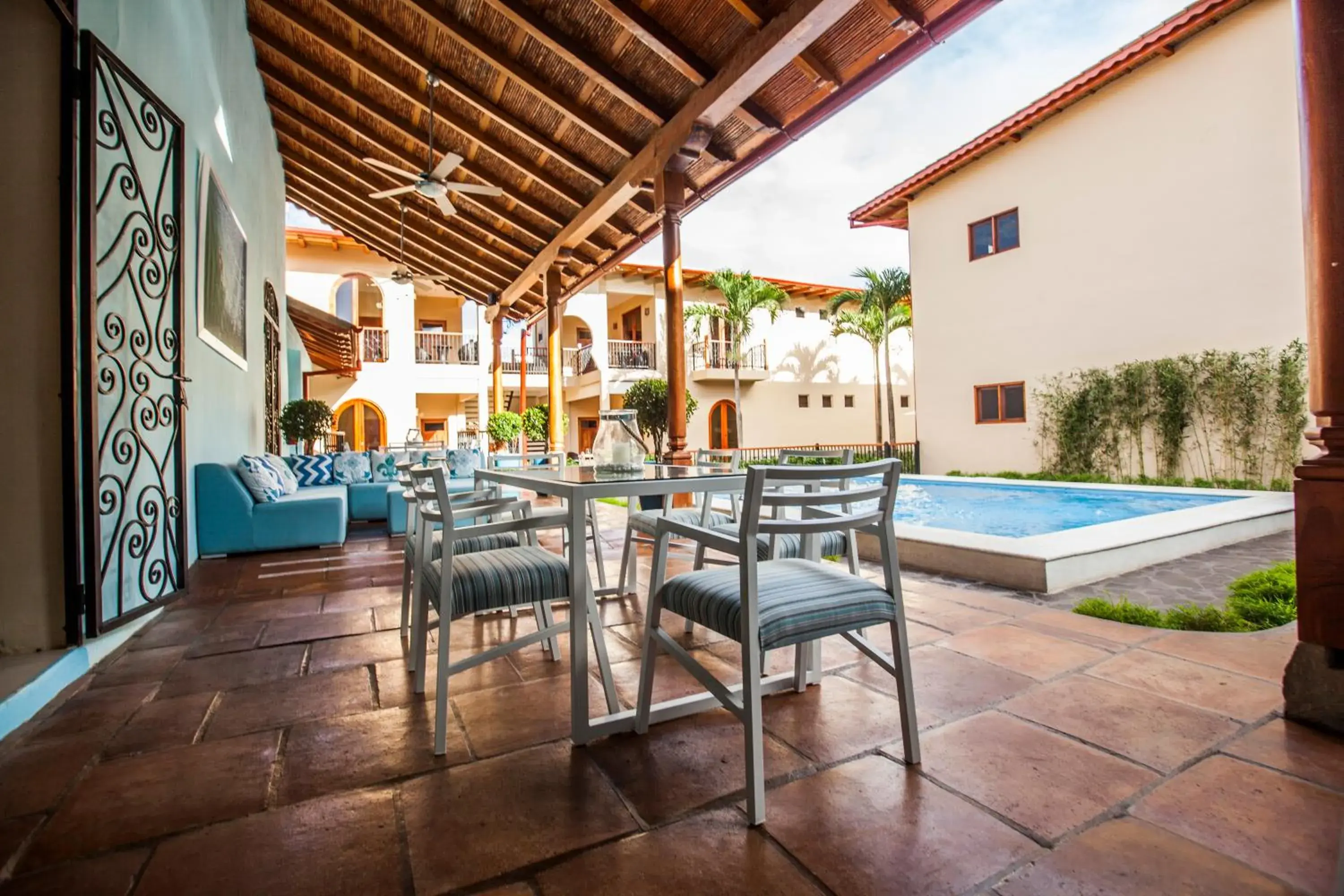 Restaurant/places to eat in Hotel Plaza Marbella Granada Restaurant/places to eat in Hotel Plaza Marbella Granada