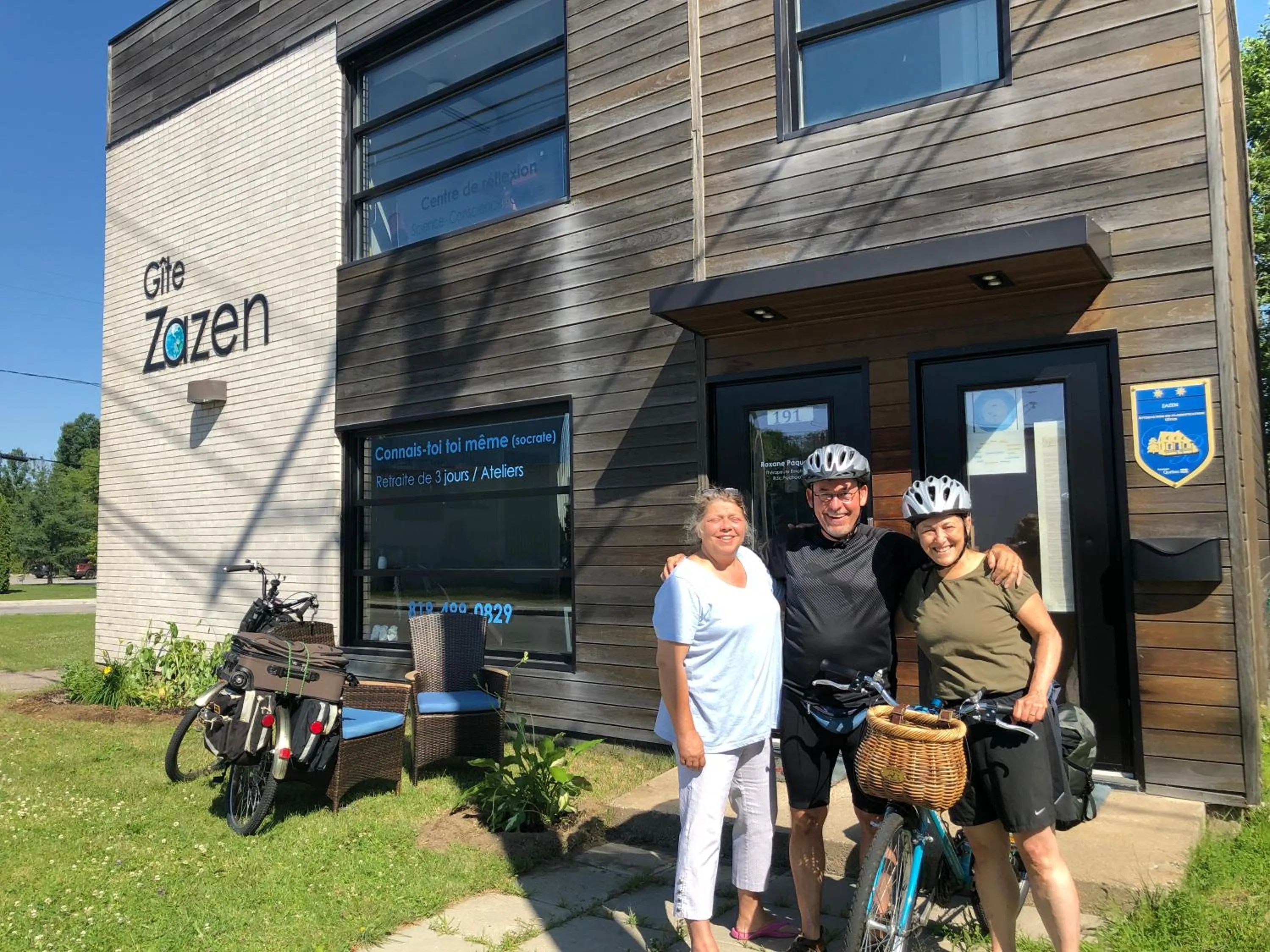 People in Gîte Zazen