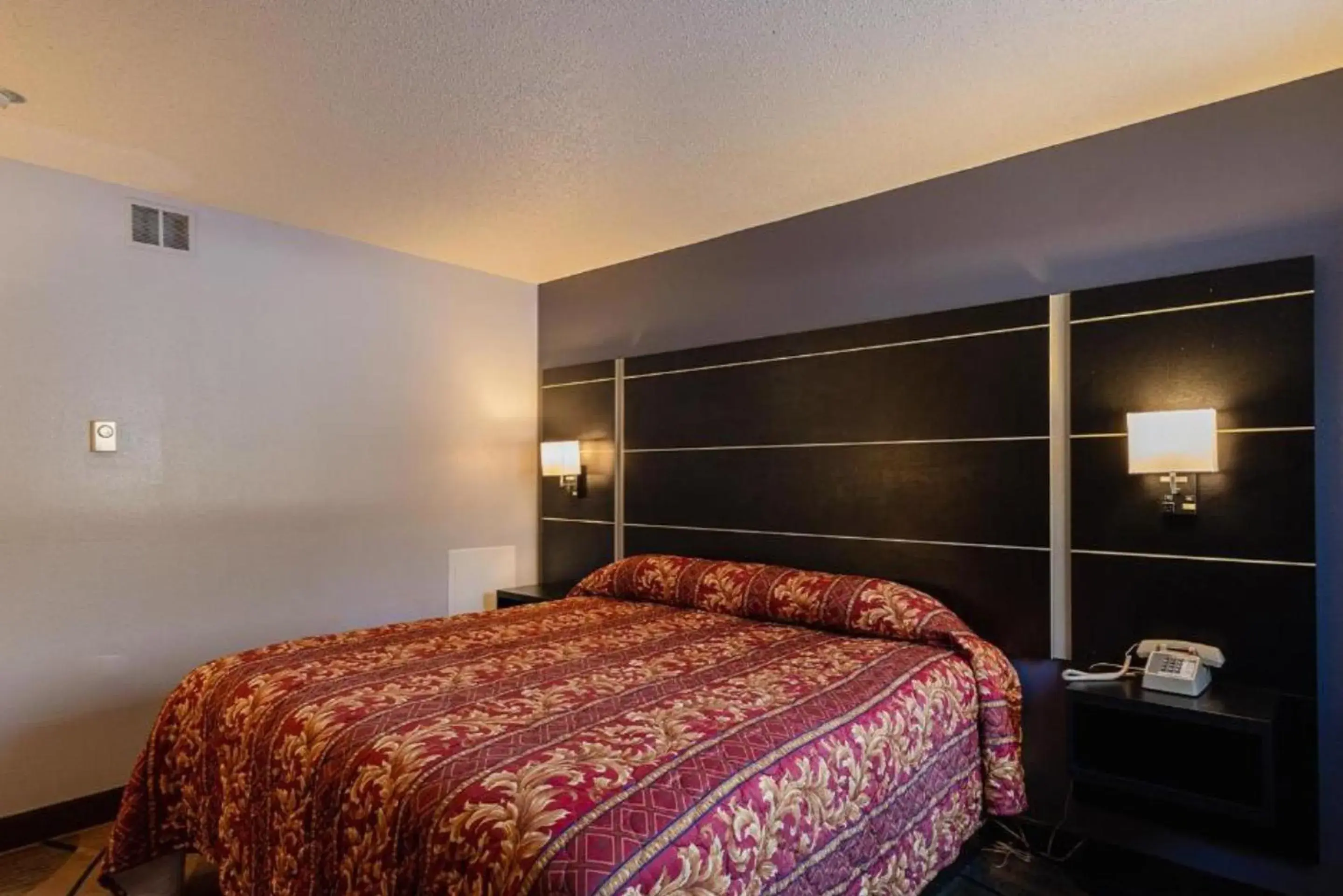 King Room - Smoking in Coratel Inn & Suites by Jasper Hastings King Room - Smoking in Coratel Inn & Suites by Jasper Hastings