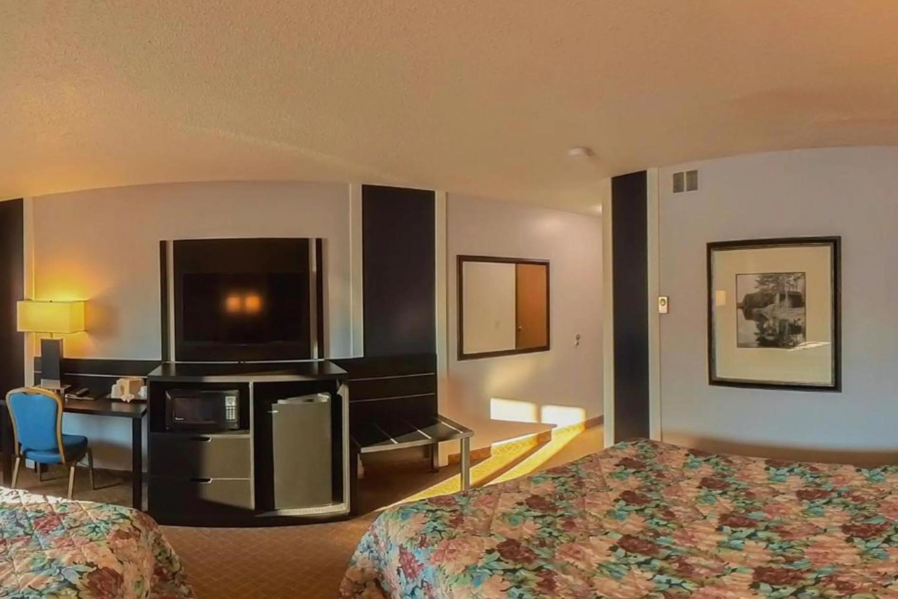 Bedroom, Bed in Coratel Inn & Suites by Jasper Hastings