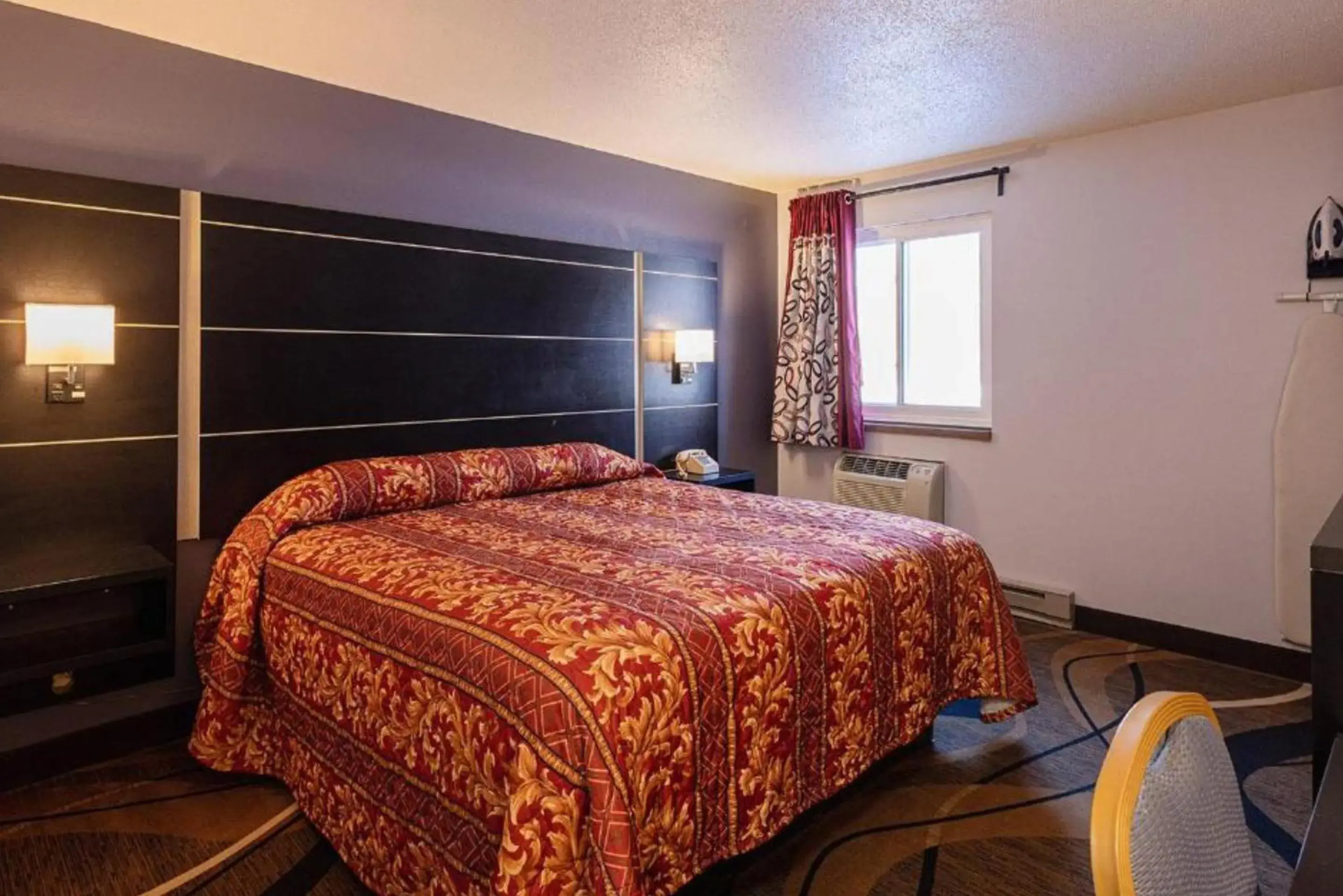 Bedroom, Bed in Coratel Inn & Suites by Jasper Hastings Bedroom, Bed in Coratel Inn & Suites by Jasper Hastings