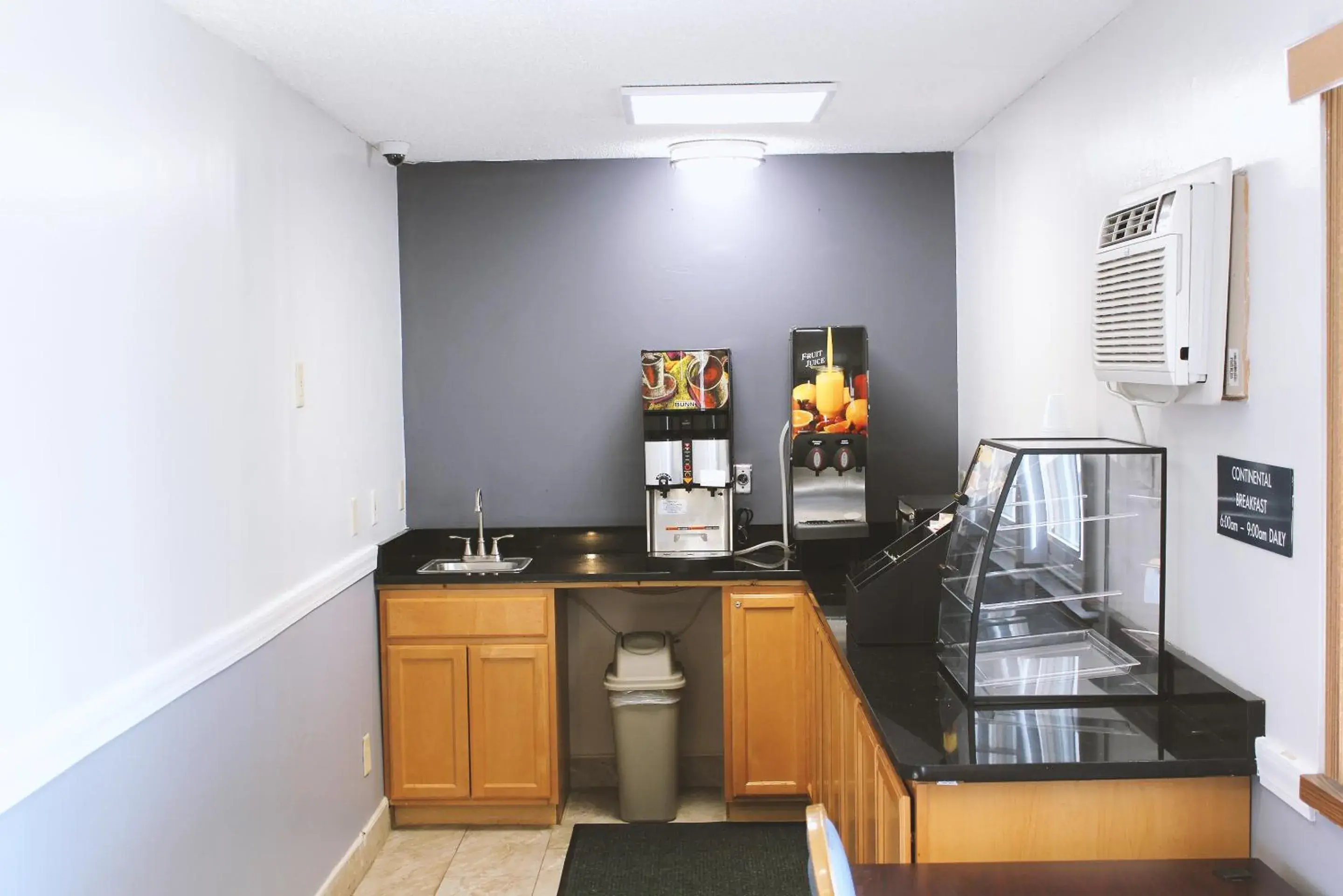 Breakfast in Coratel Inn & Suites by Jasper Hastings Breakfast in Coratel Inn & Suites by Jasper Hastings