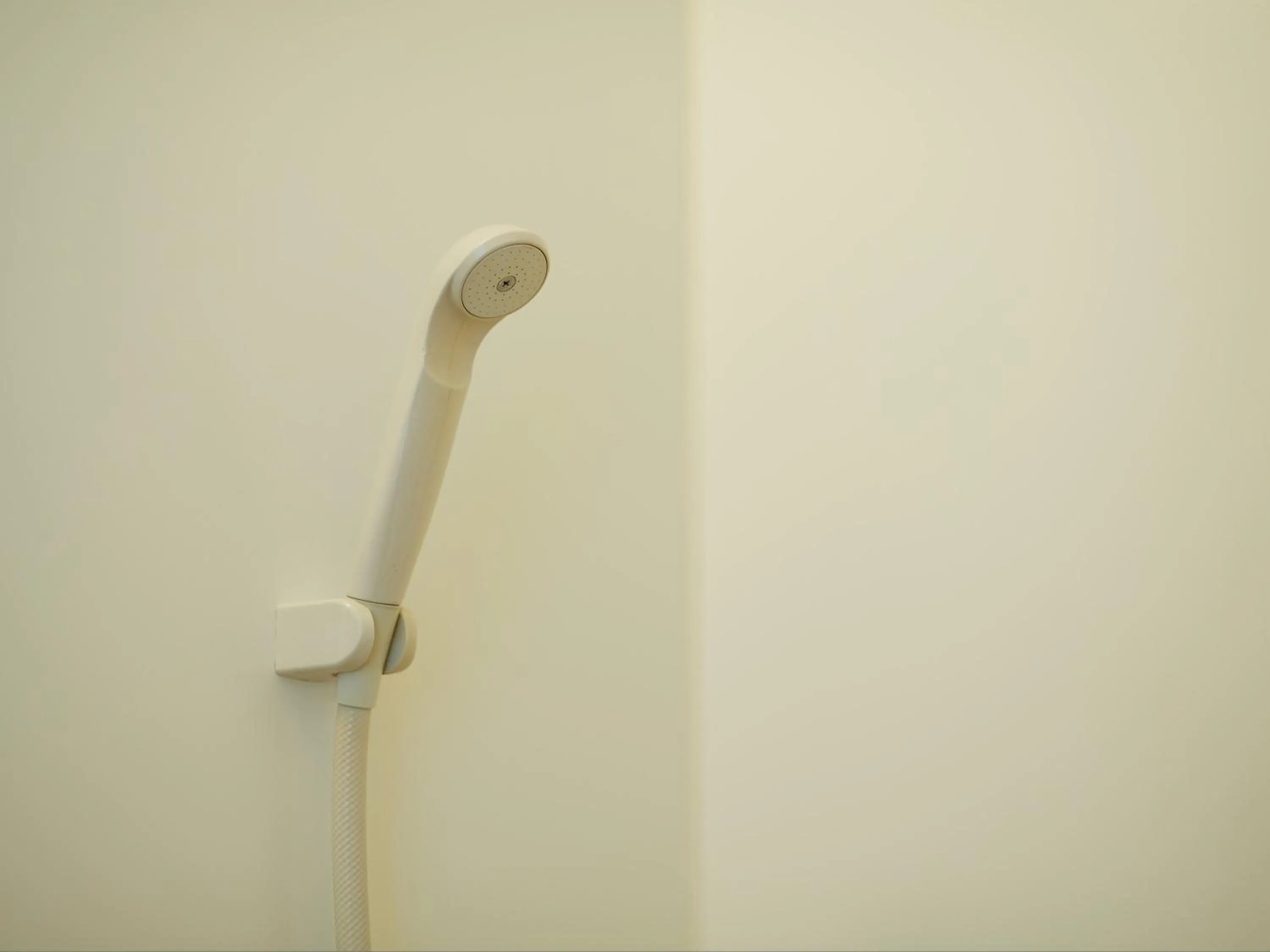 Shower in Wind City Hotel