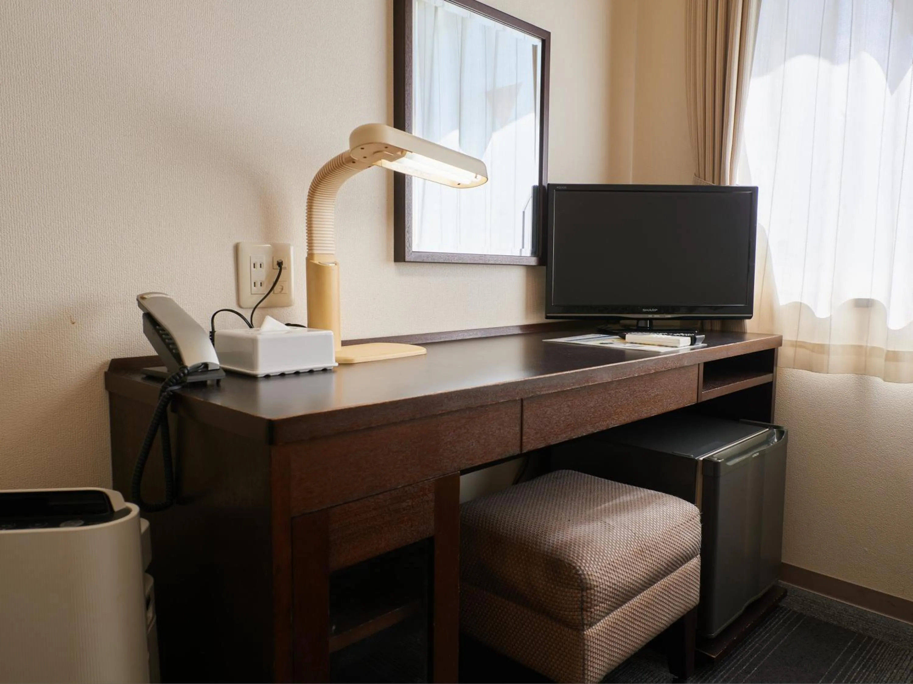 Photo of the whole room in Wind City Hotel