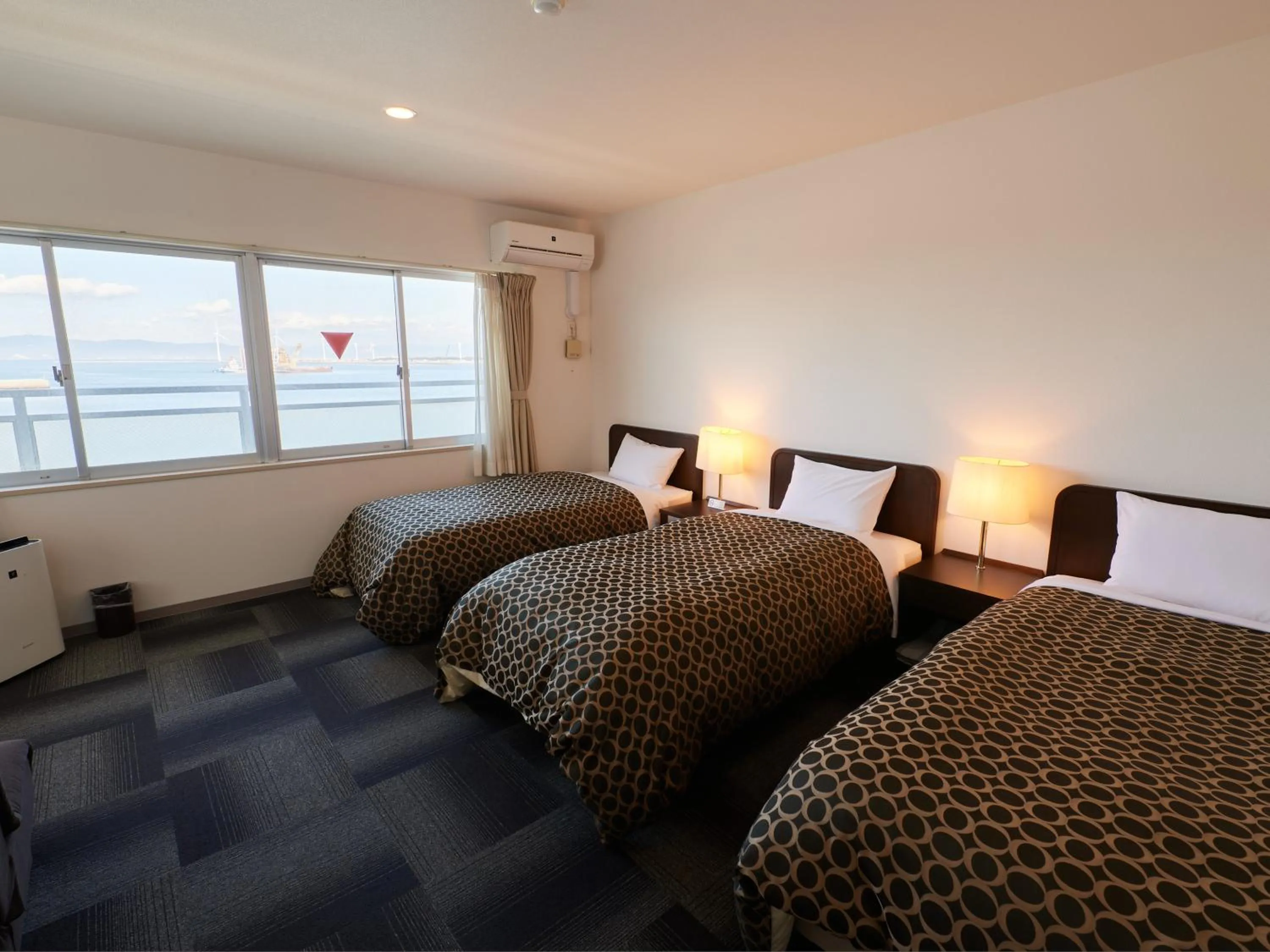 Photo of the whole room, Bed in Wind City Hotel