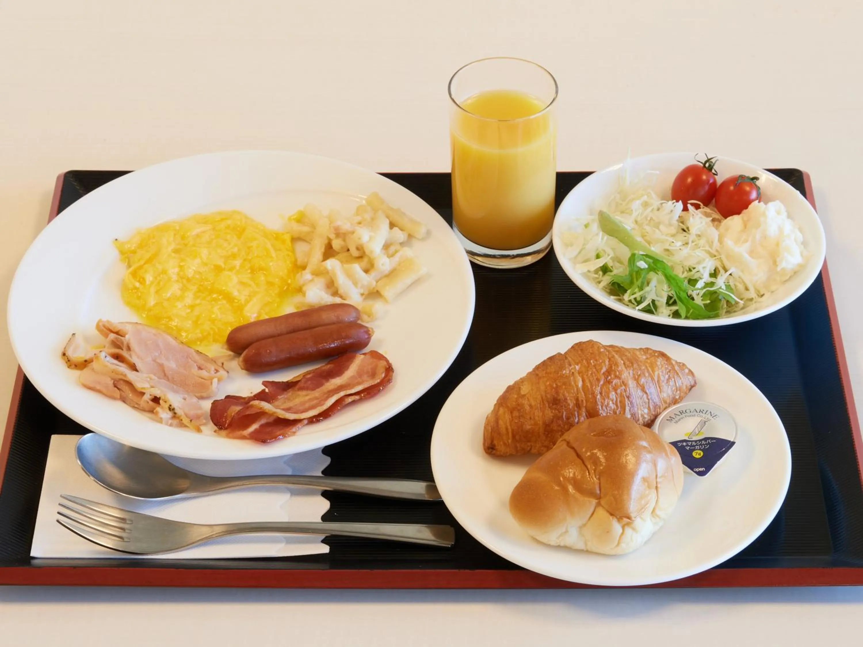 Buffet breakfast in Wind City Hotel
