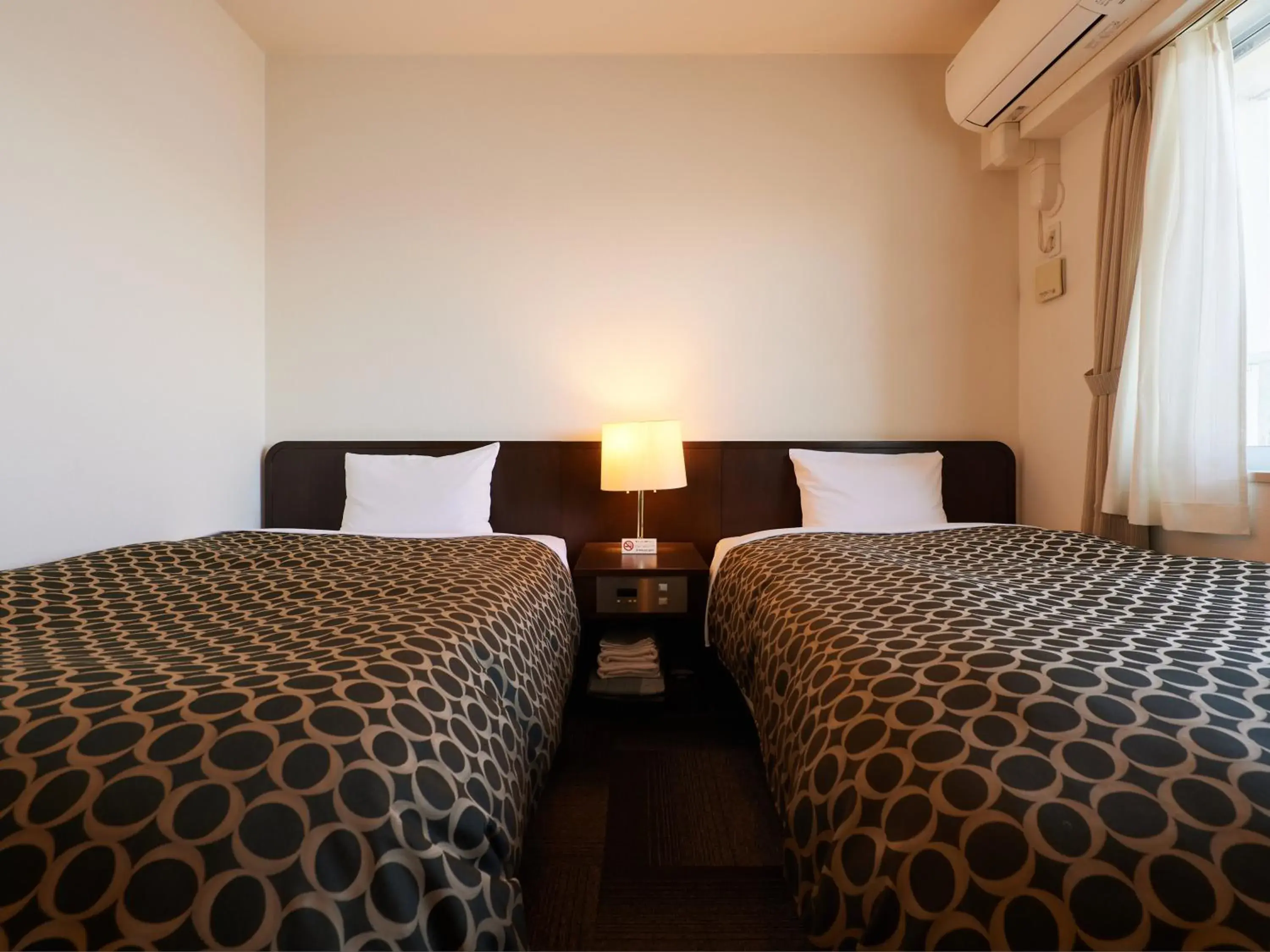 Standard Twin Room - single occupancy in Wind City Hotel Standard Twin Room - single occupancy in Wind City Hotel