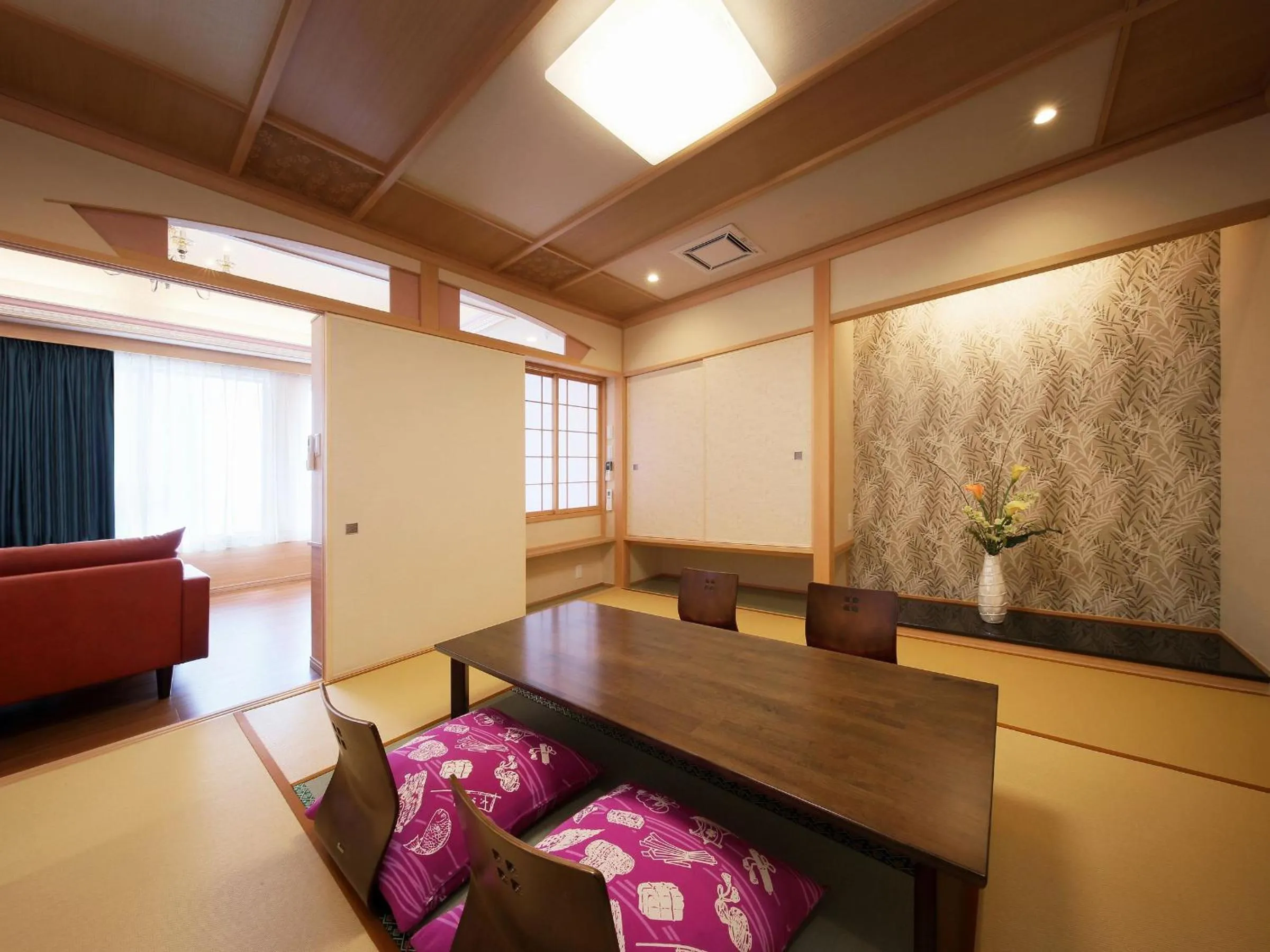 Photo of the whole room in Kichimu