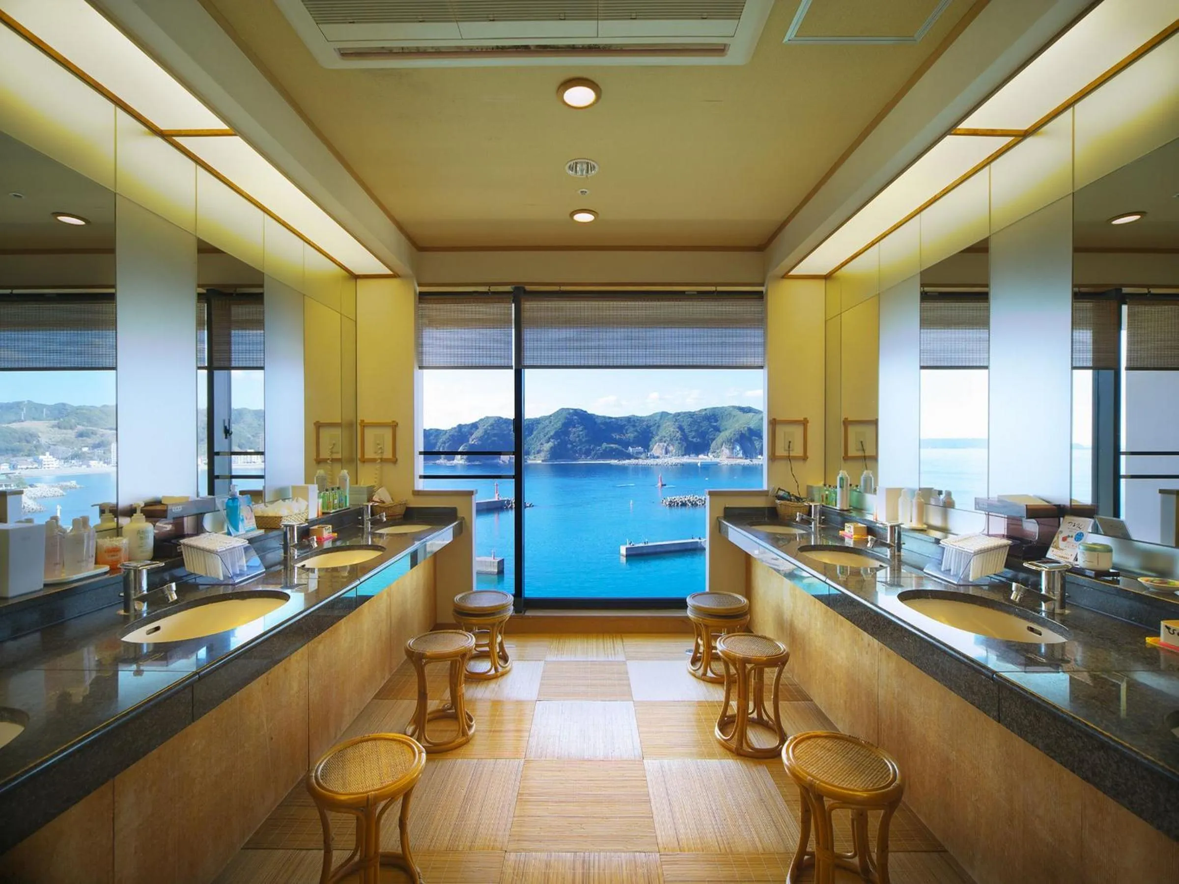 Hot Spring Bath in Kichimu