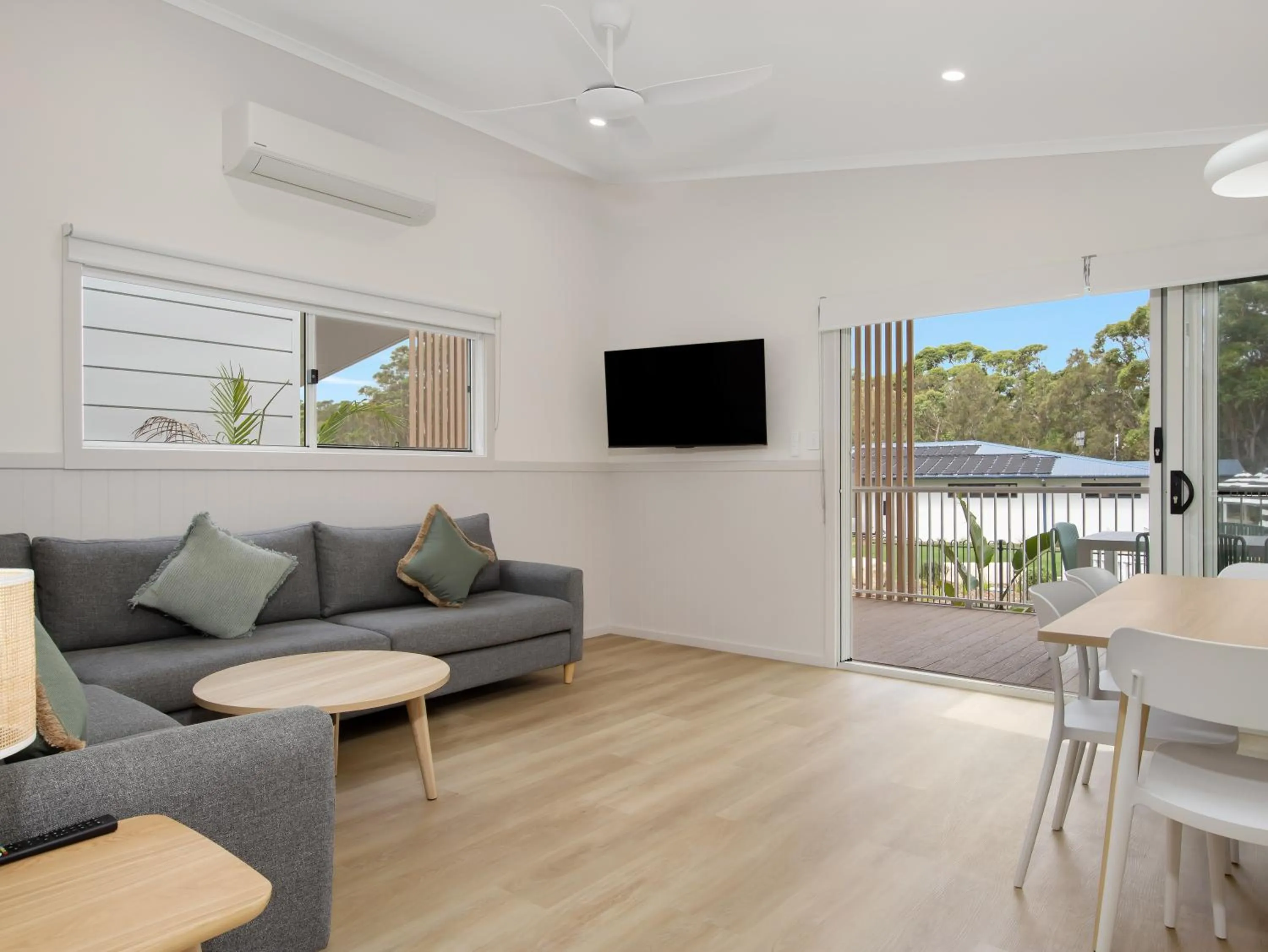 Communal lounge/ TV room in BIG4 Tasman Holiday Parks - Racecourse Beach