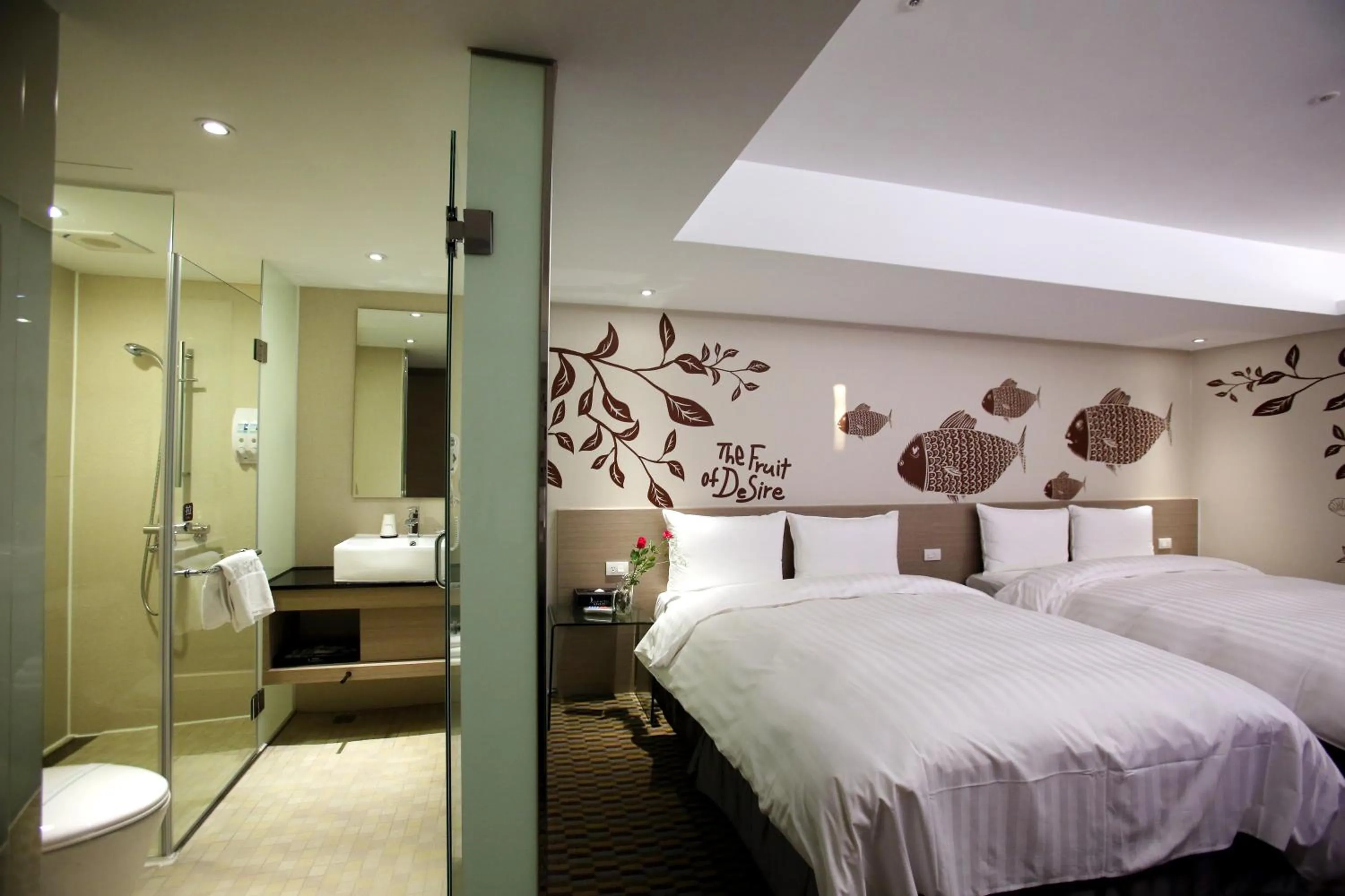 Shower, Bed in Chiayi Look Hotel