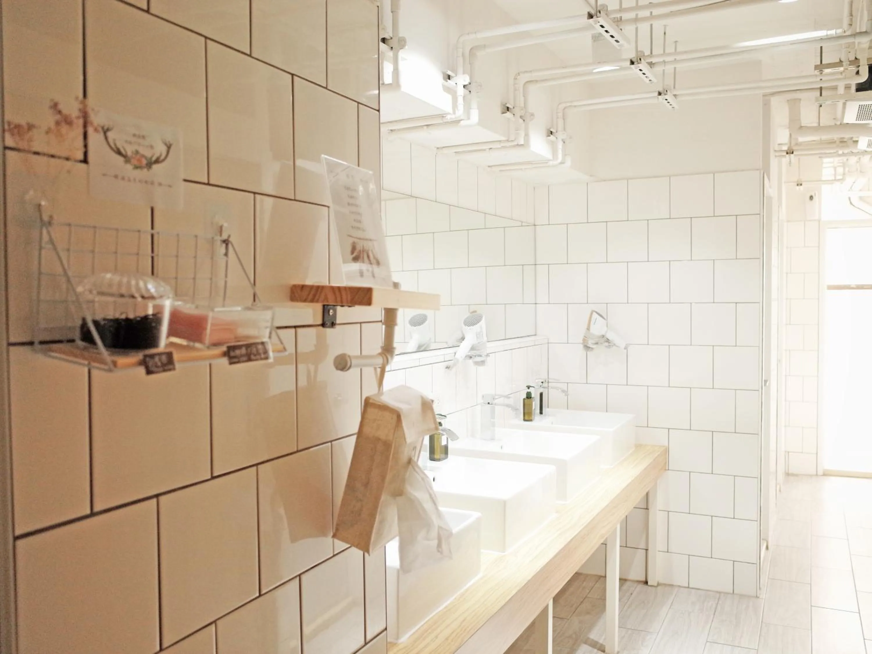 Bathroom in Paper Plane Hostel