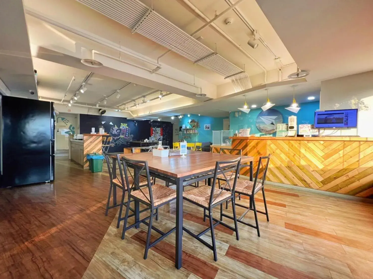 Lounge or bar in Paper Plane Hostel Lounge or bar in Paper Plane Hostel