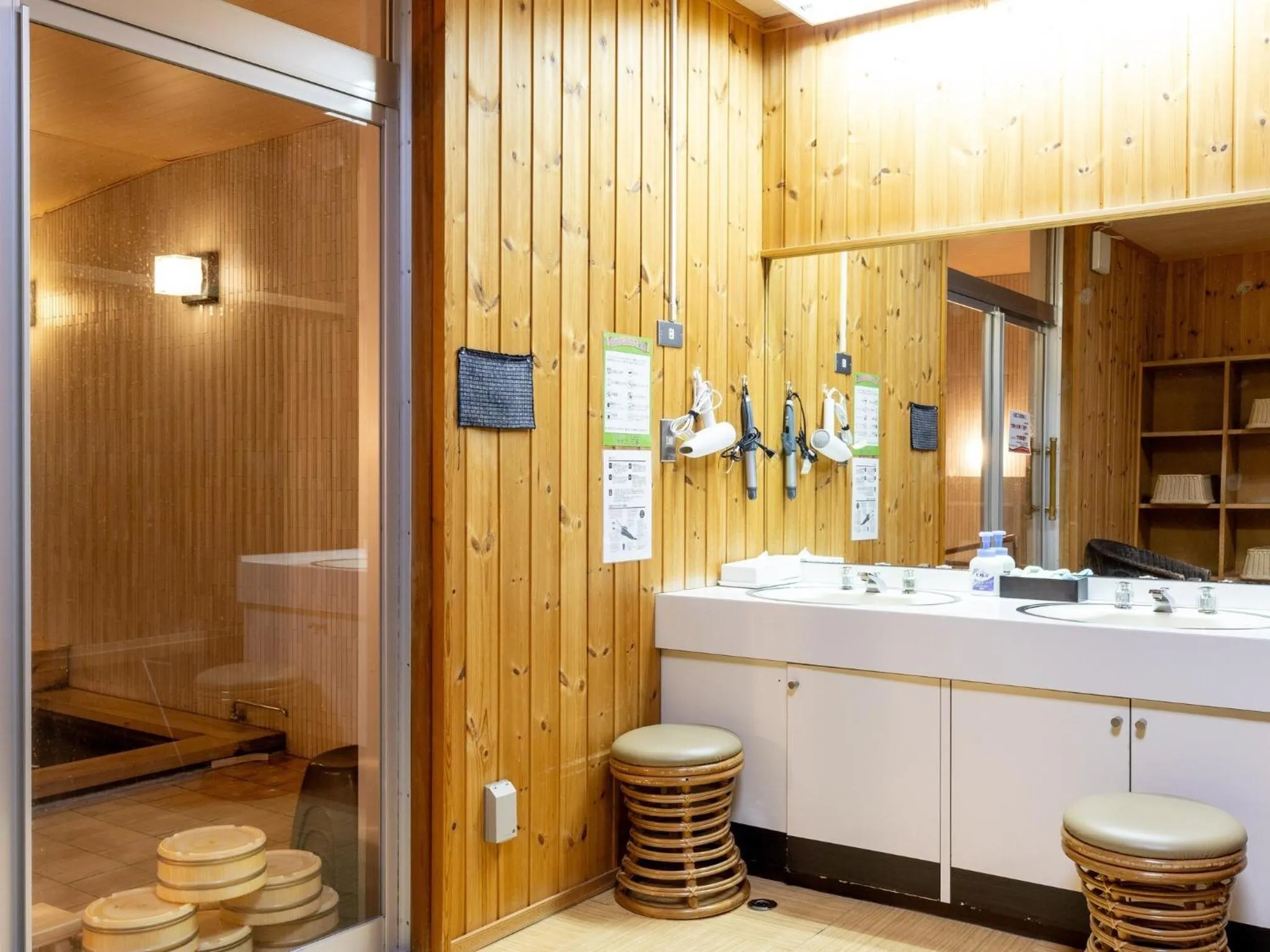 Public Bath in Kiso Mikawaya