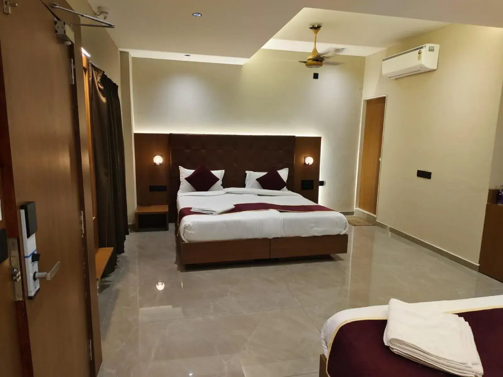 Bed in Goverdhan Greens Resort Dwarka l Hotels In Dwarka Bed in Goverdhan Greens Resort Dwarka l Hotels In Dwarka