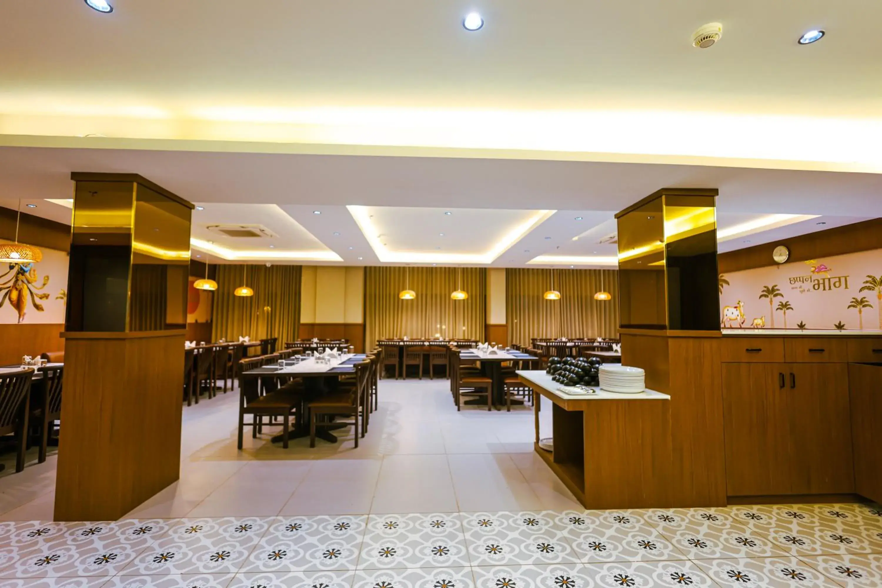 Restaurant/places to eat in Goverdhan Greens Resort Dwarka l Hotels In Dwarka Restaurant/places to eat in Goverdhan Greens Resort Dwarka l Hotels In Dwarka