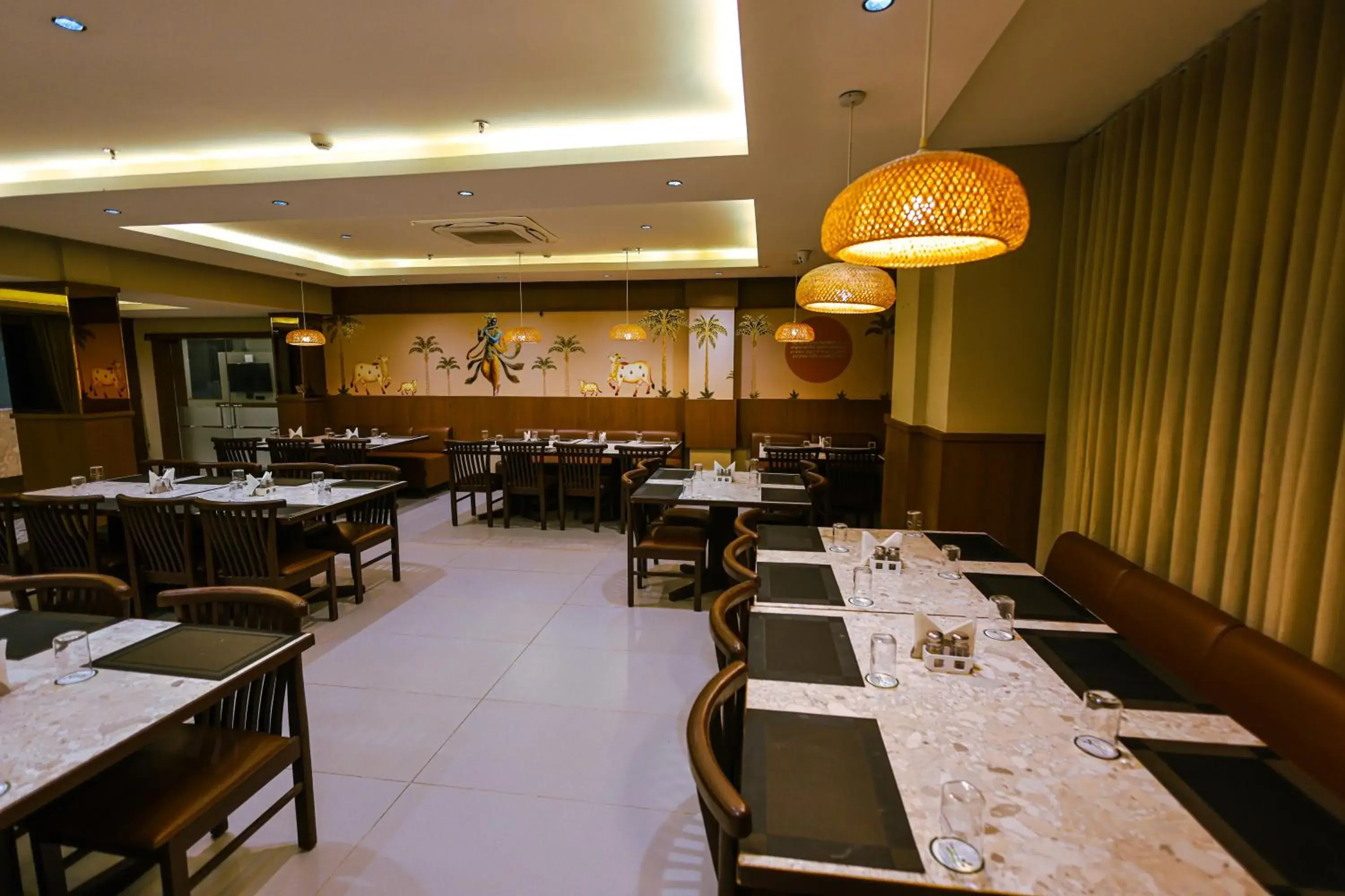 Restaurant/places to eat in Goverdhan Greens Resort Dwarka l Hotels In Dwarka Restaurant/places to eat in Goverdhan Greens Resort Dwarka l Hotels In Dwarka